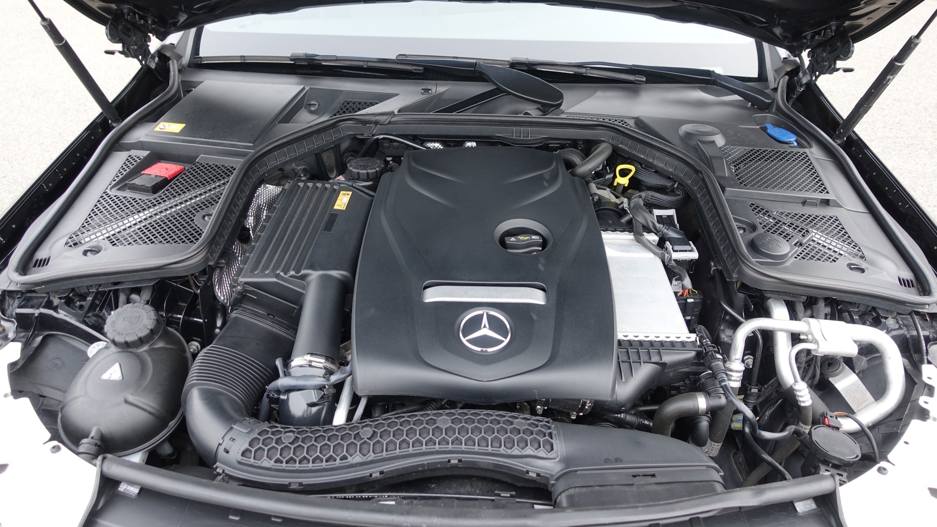 MERCEDES-BENZ C 200 Swiss Star Edition Exclusive-image-11
