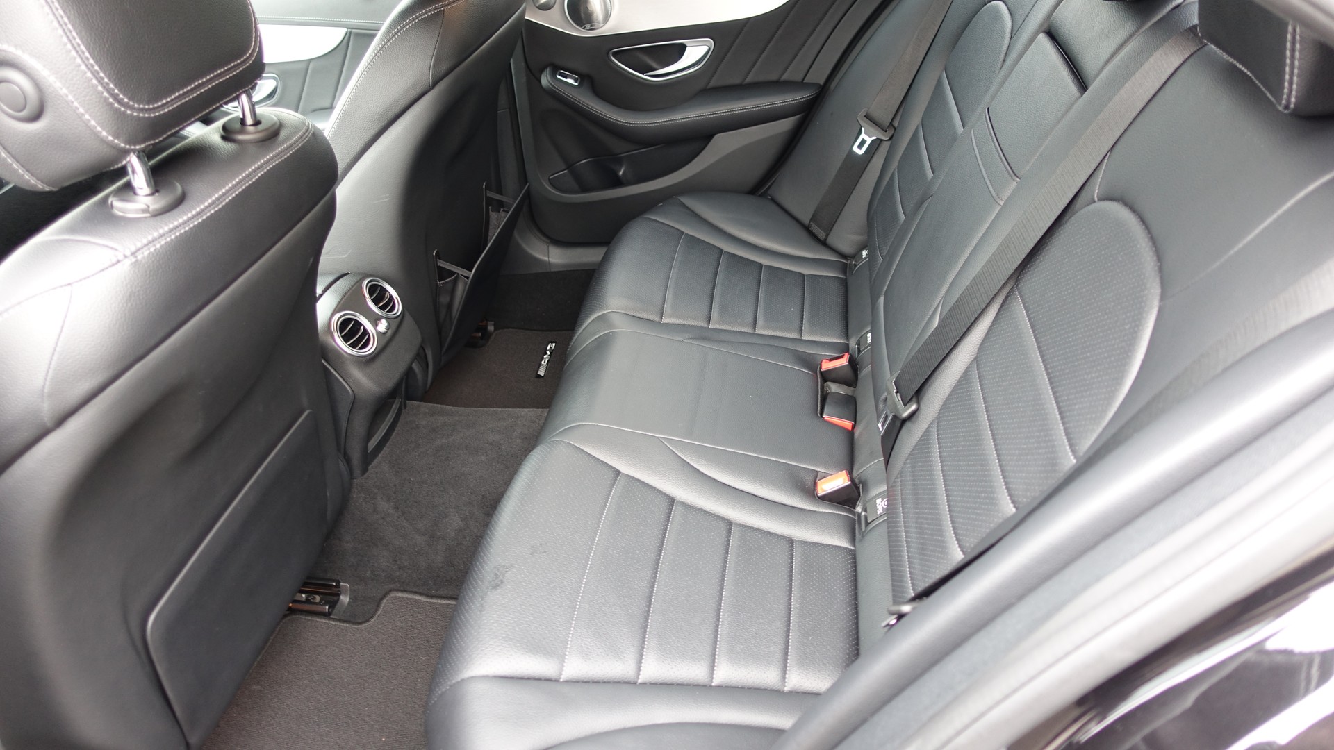 MERCEDES-BENZ C 200 Swiss Star Edition Exclusive-image-4