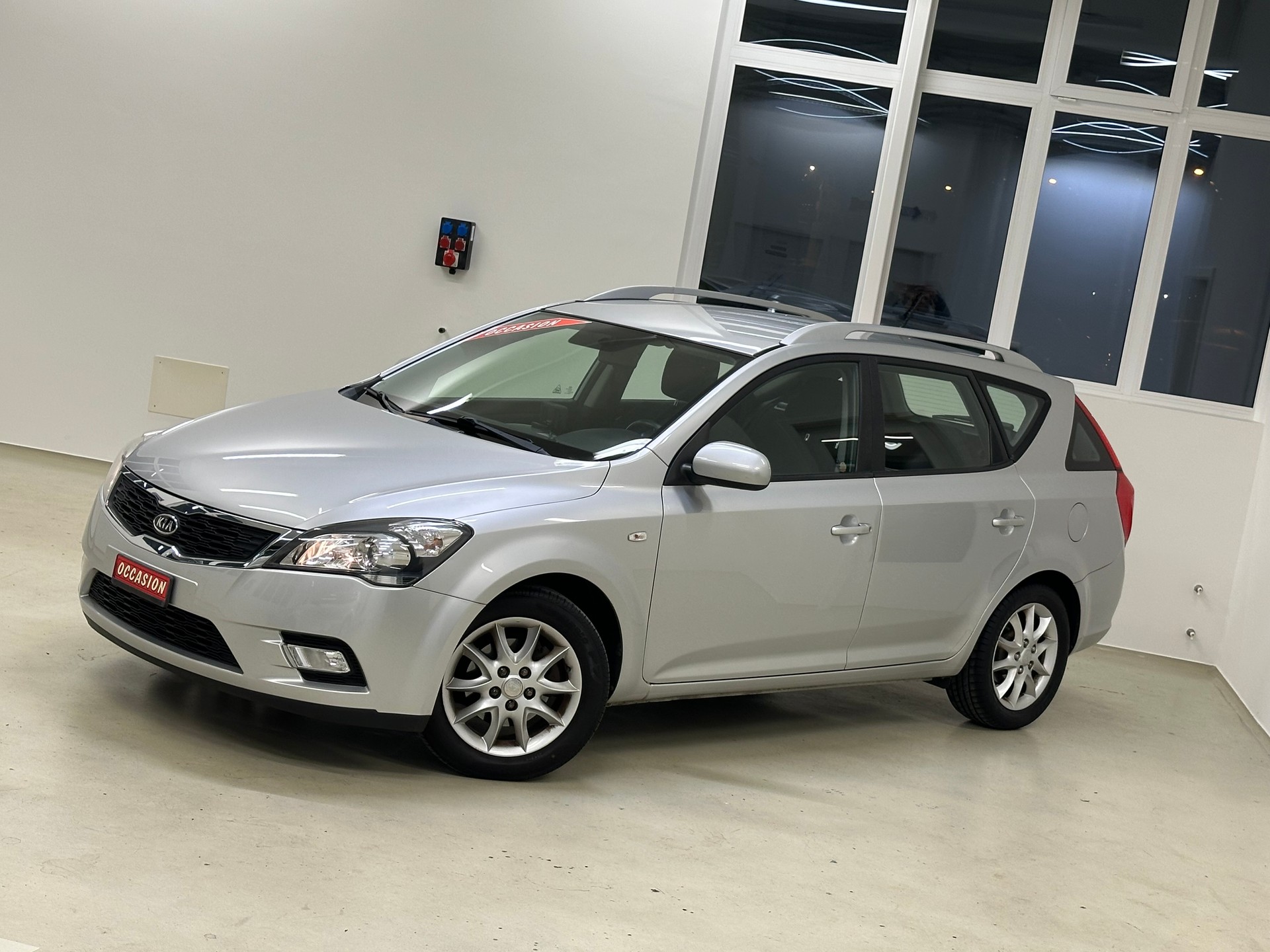 KIA Cee'd Sporty Wagon 1.6 CRDi Trend Automatic-showroom-element-1
