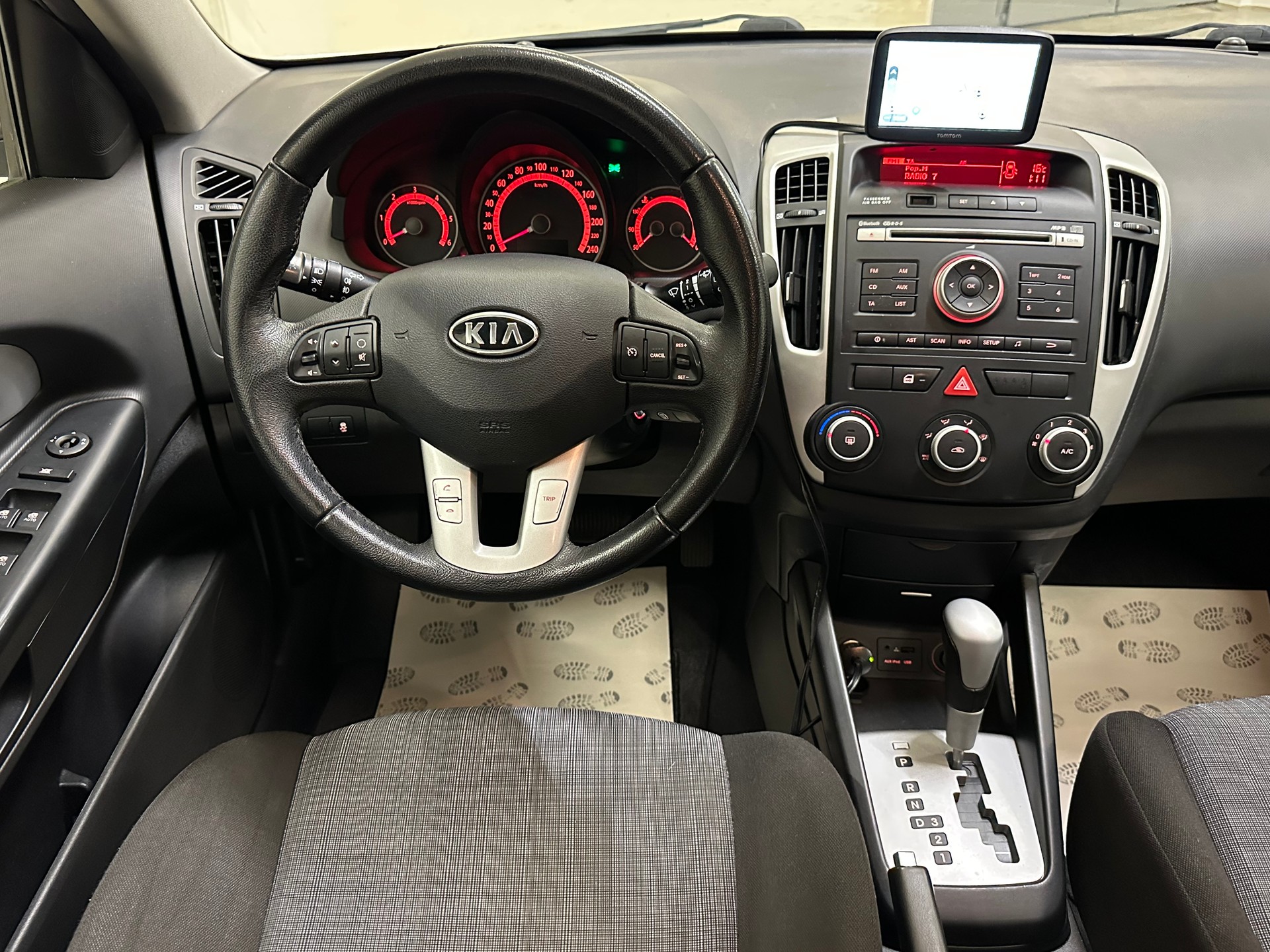 KIA Cee'd Sporty Wagon 1.6 CRDi Trend Automatic-image-10