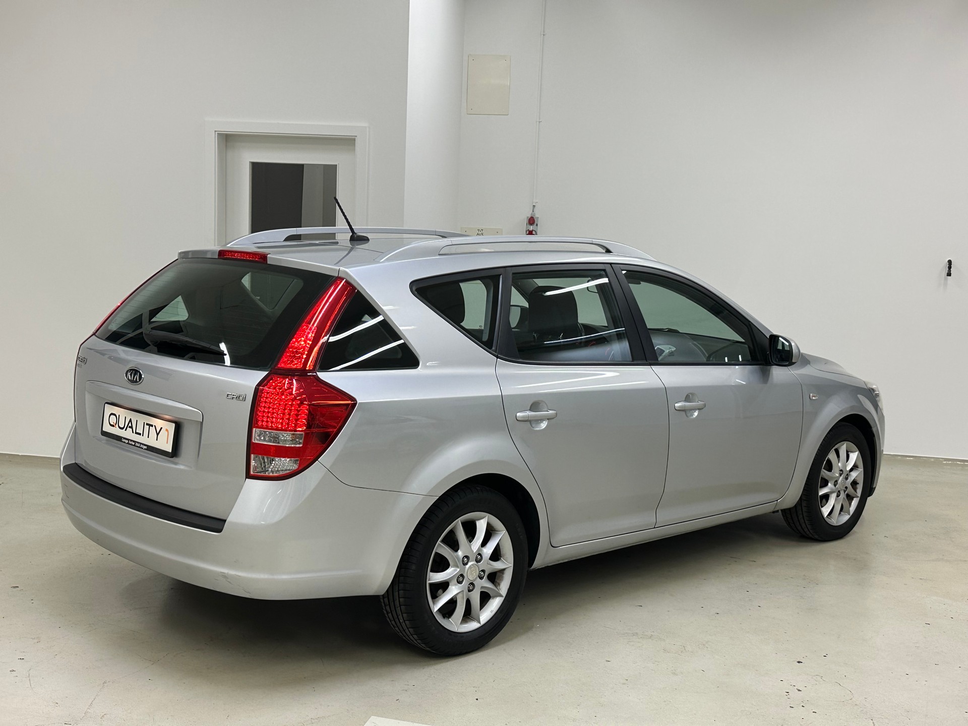KIA Cee'd Sporty Wagon 1.6 CRDi Trend Automatic-image-5