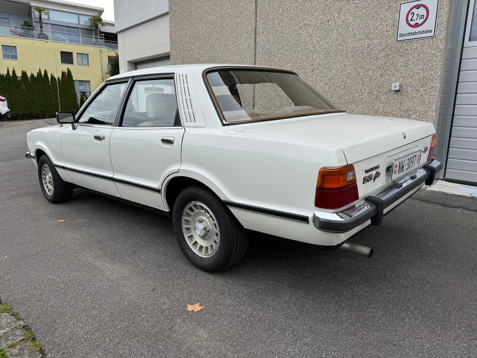 FORD Taunus 2.3 V6 Ghia-image-2