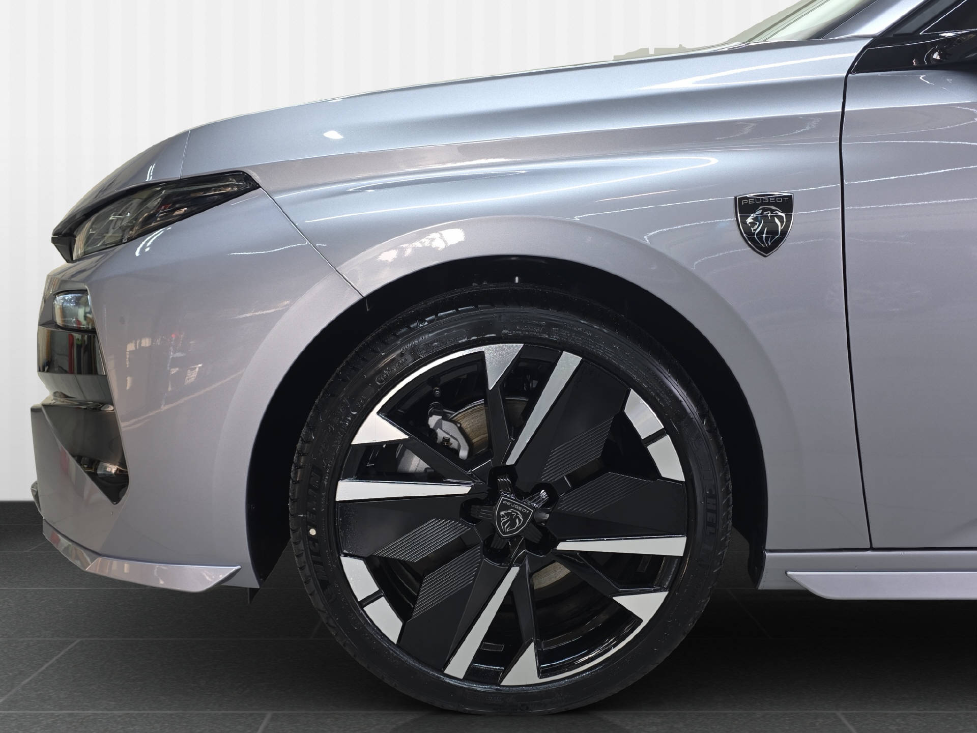 PEUGEOT 308 1.2 Hybrid 145 GT-image-12