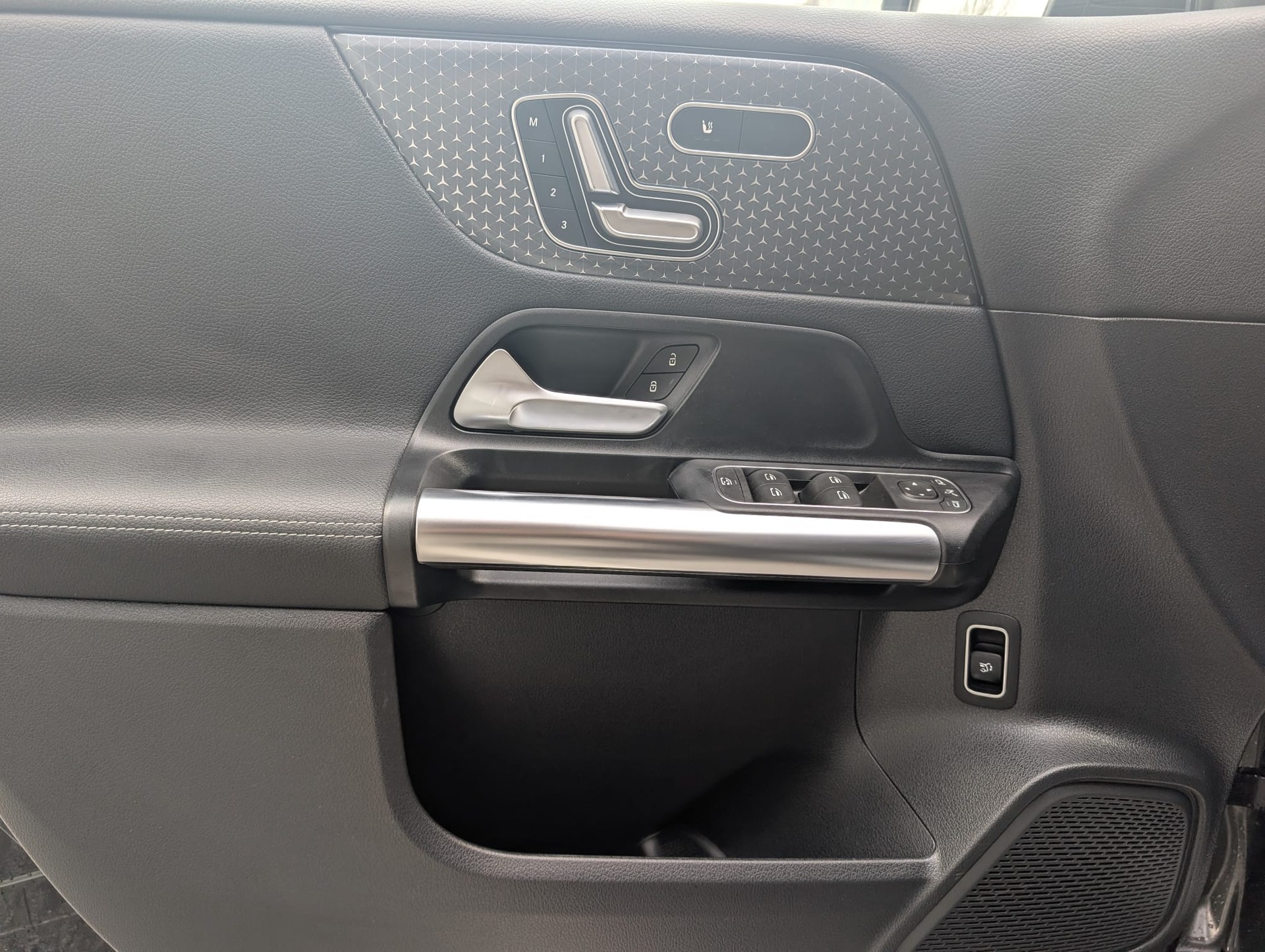 MERCEDES-BENZ B 250 4Matic 8G-DCT-image-12