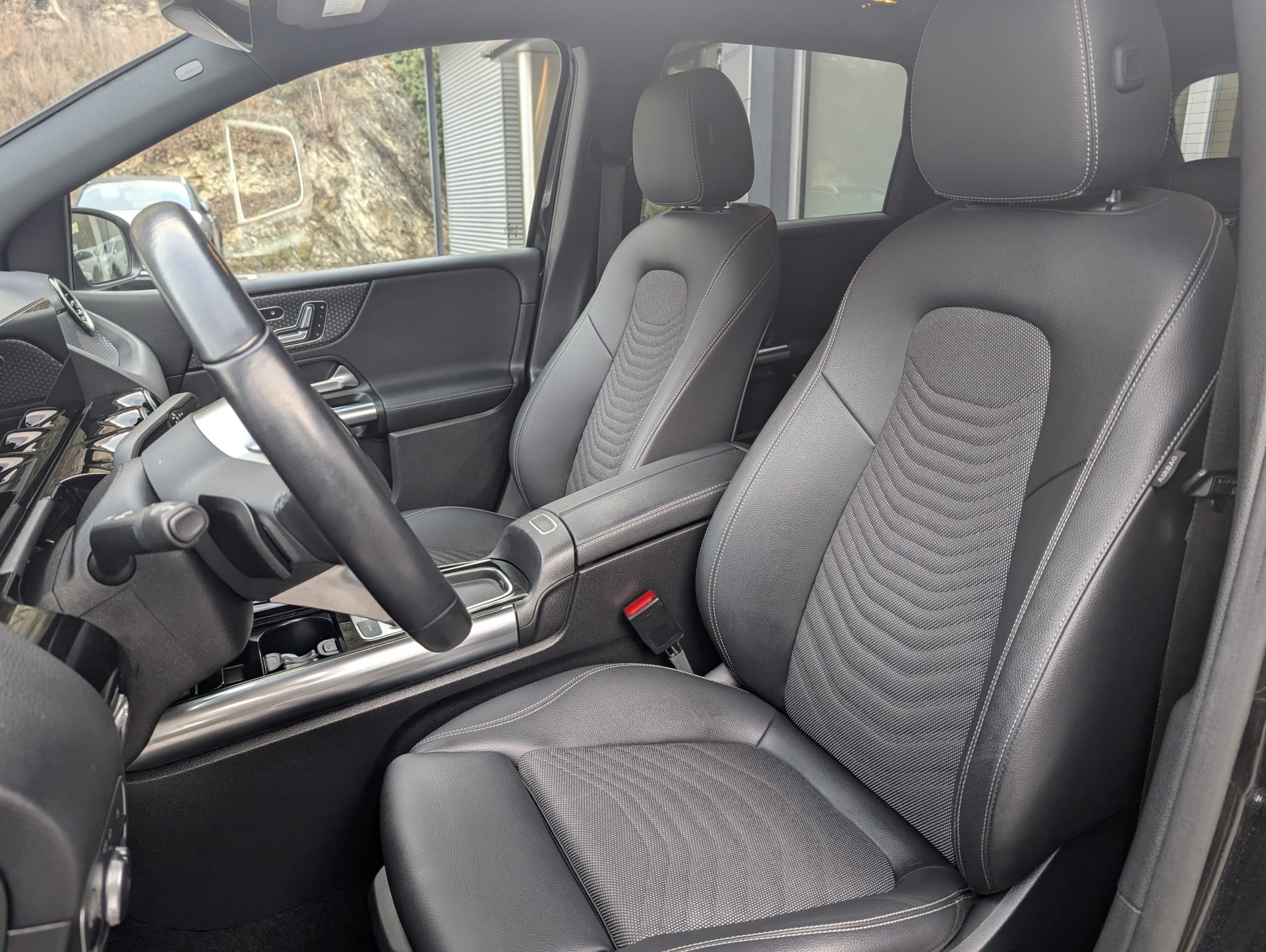 MERCEDES-BENZ B 250 4Matic 8G-DCT-image-10