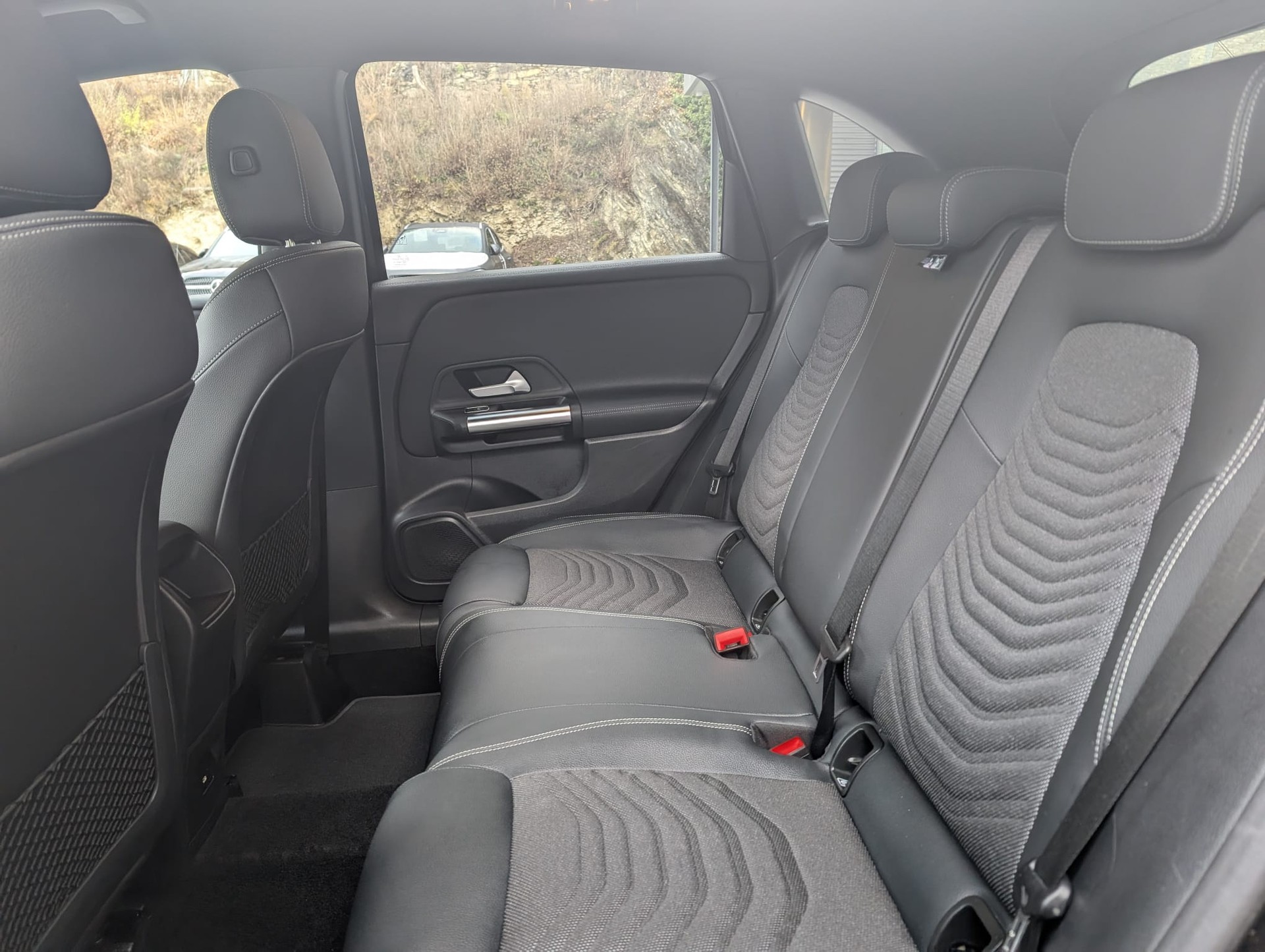 MERCEDES-BENZ B 250 4Matic 8G-DCT-image-11