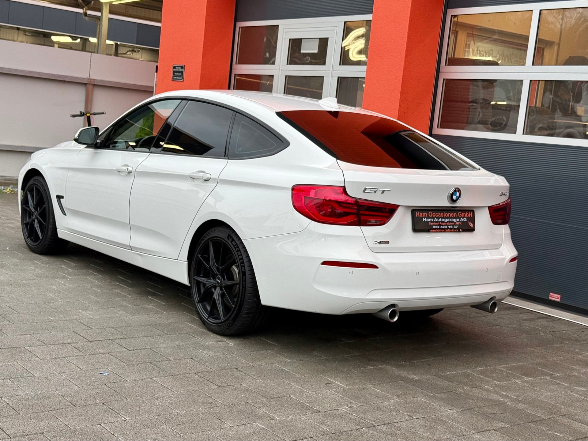 BMW 340i GT xDrive Steptronic-showroom-element-2