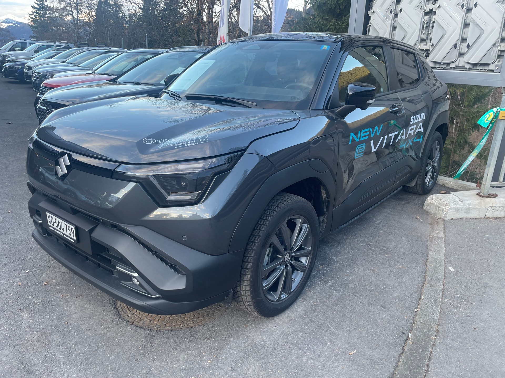 SUZUKI e-Vitara 61kWh Compact Top 4x4-showroom-element-1