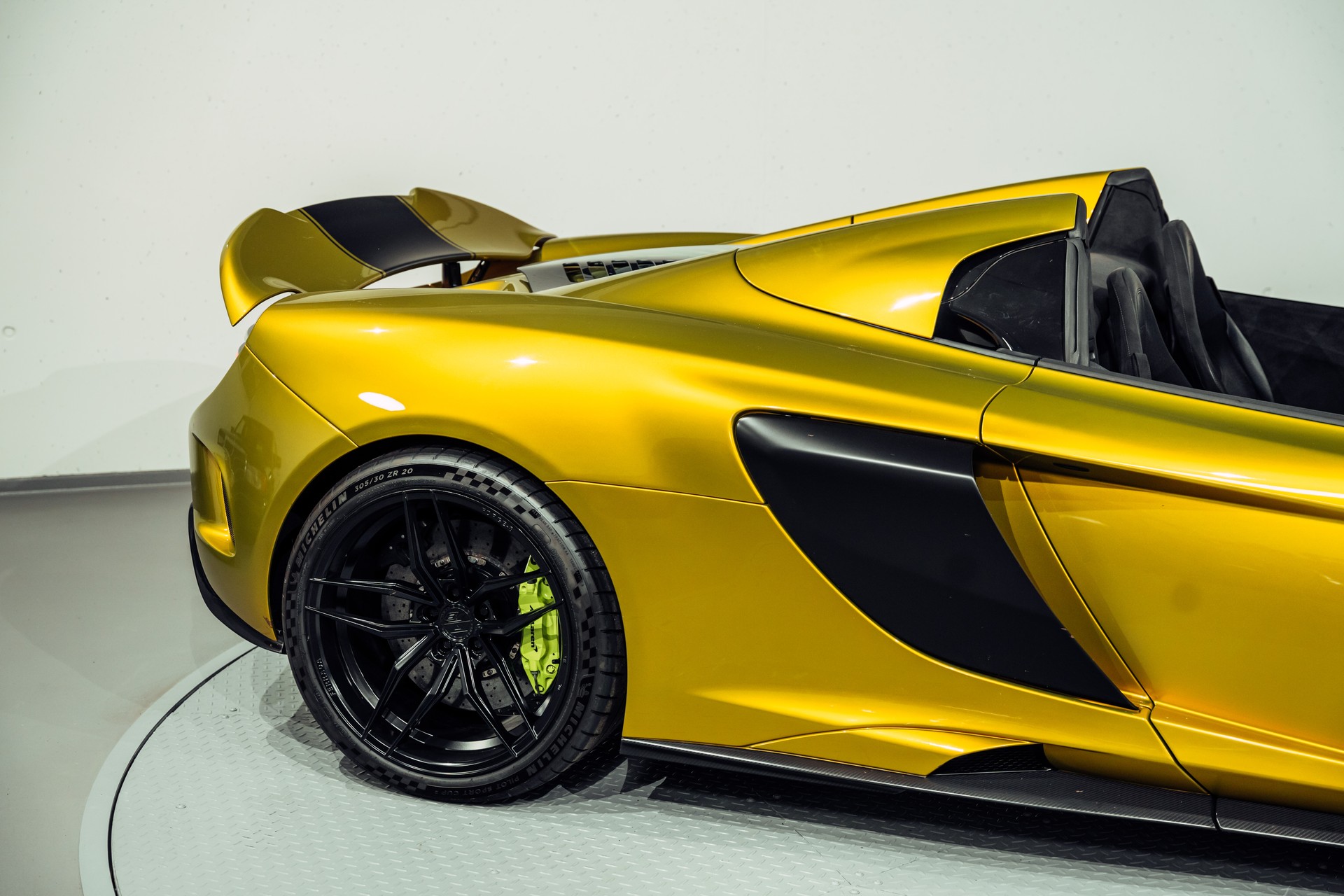 McLAREN 675LT Spider 3.8 V8 SSG-image-5