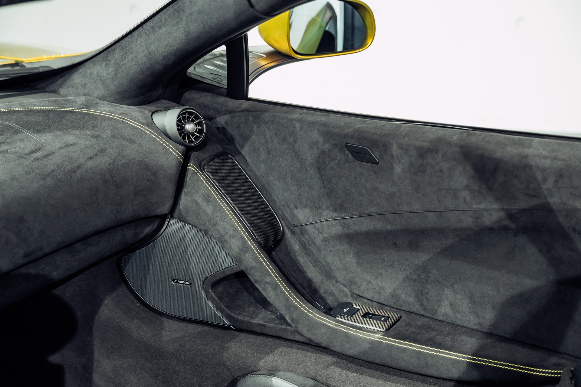 McLAREN 675LT Spider 3.8 V8 SSG-image-22