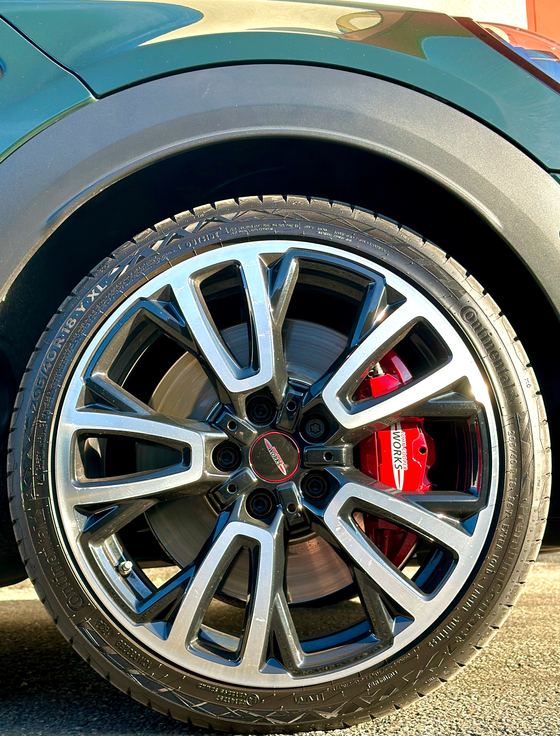 MINI Cooper John Cooper Works Cabriolet Steptronic-image-9