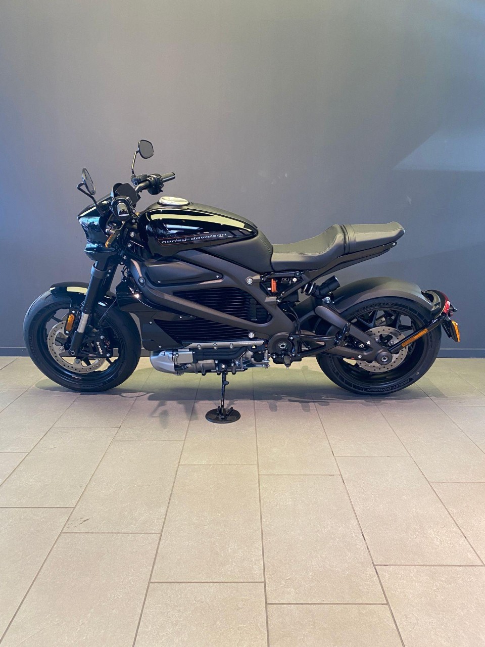 HARLEY-DAVIDSON Live Wire-showroom-element-3