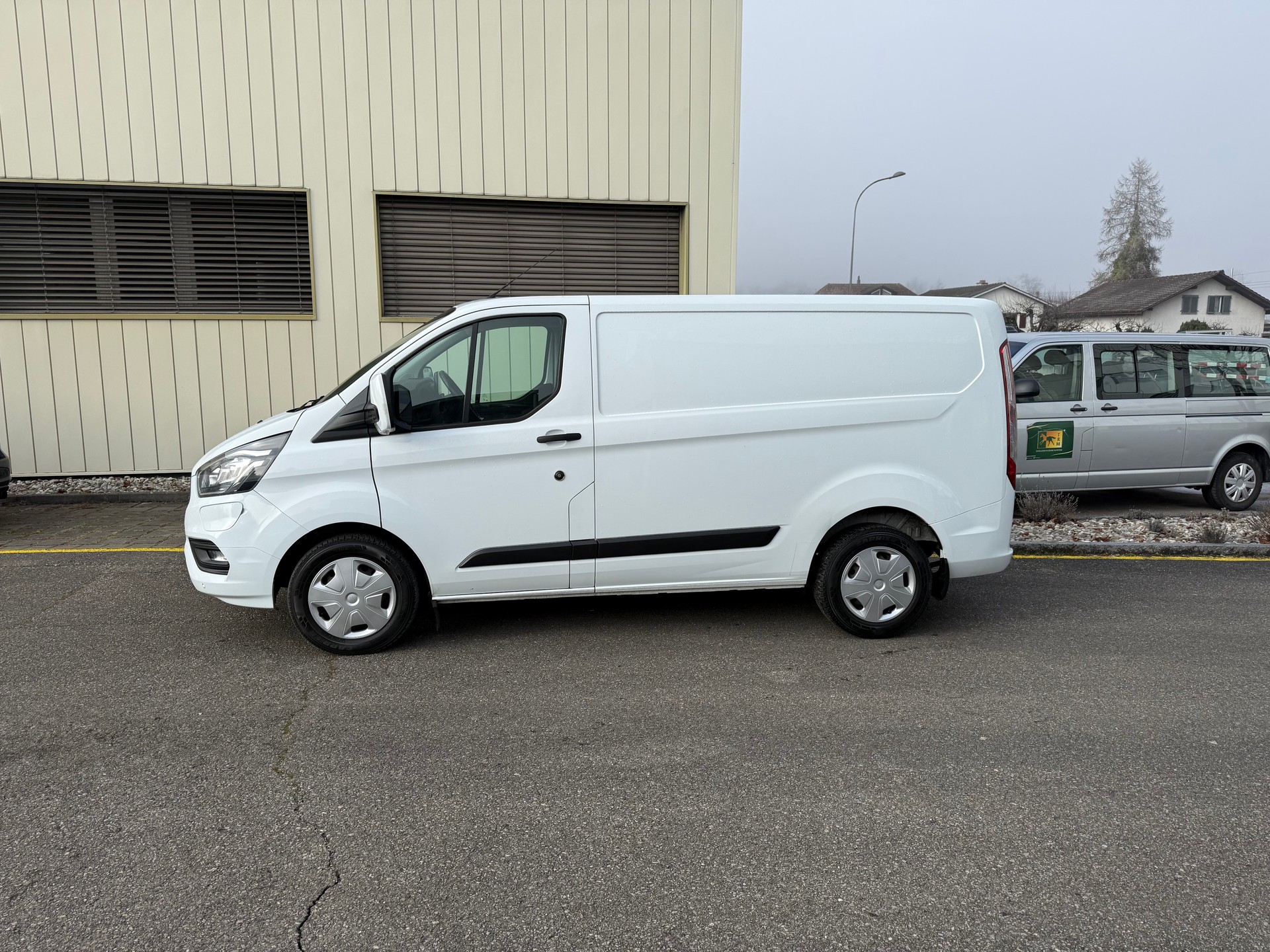 FORD Transit Custom Van 1.0 Eco Boost 340 L1H1 Trend PHEV-image-2
