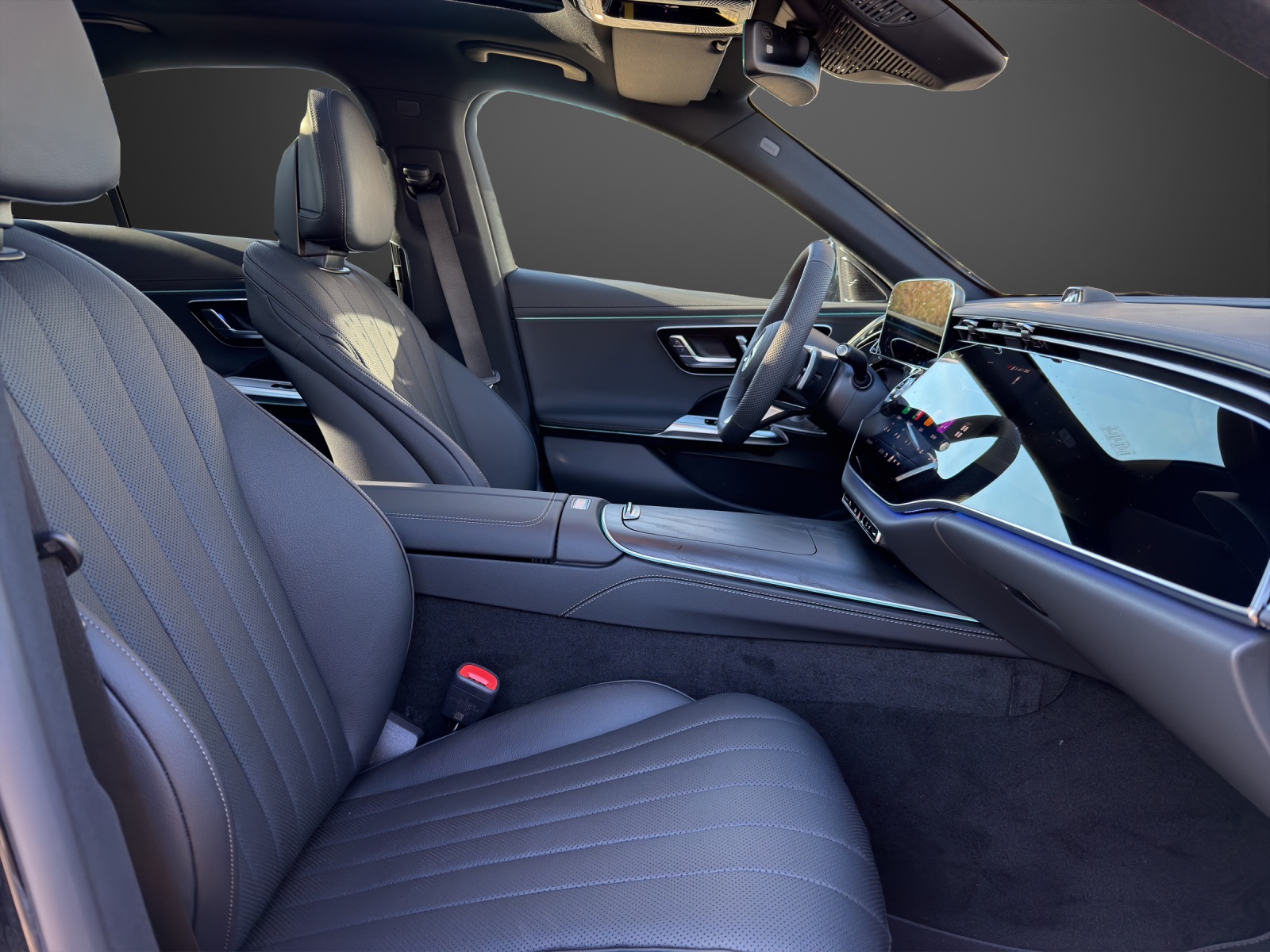 MERCEDES-BENZ E 220 d 4Matic 9G-Tronic-image-12