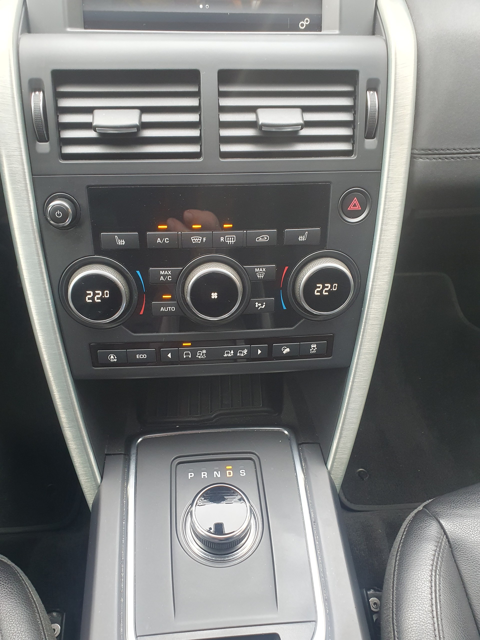 LAND ROVER Discovery Sport 2.0 Si4 SE-image-13