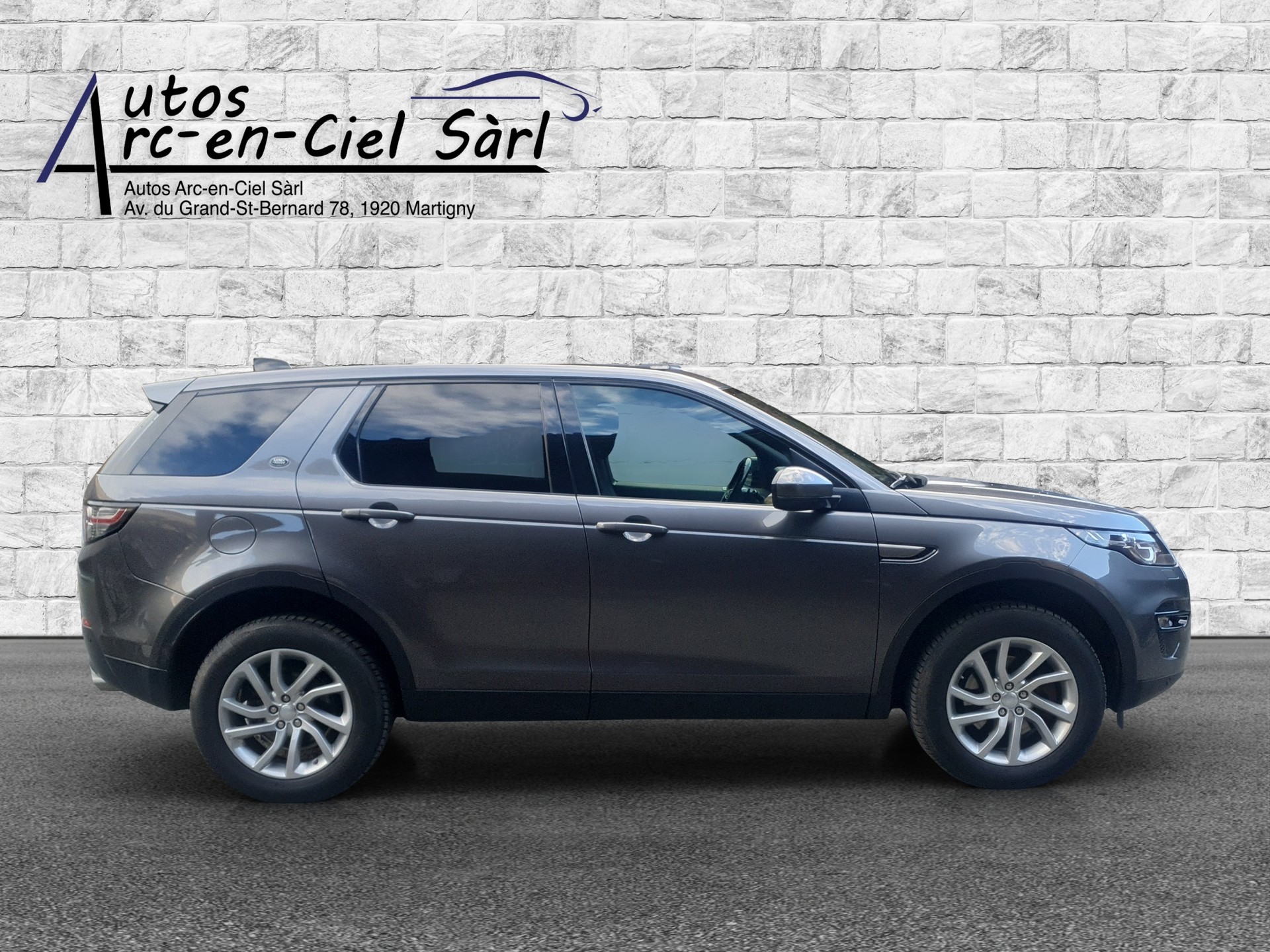LAND ROVER Discovery Sport 2.0 Si4 SE-showroom-element-2