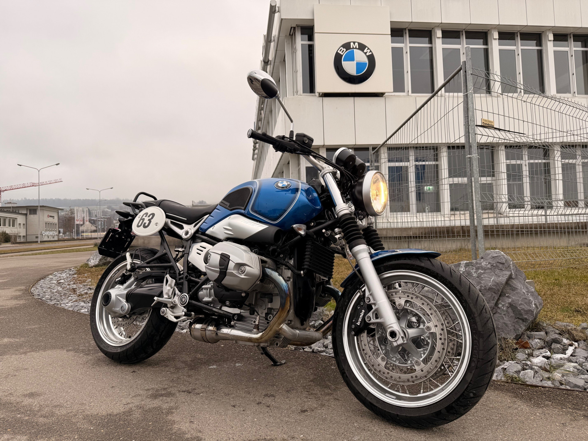BMW R nineT /5 Sondermodell 50-Jahre BMW Werk Spandau-showroom-element-2