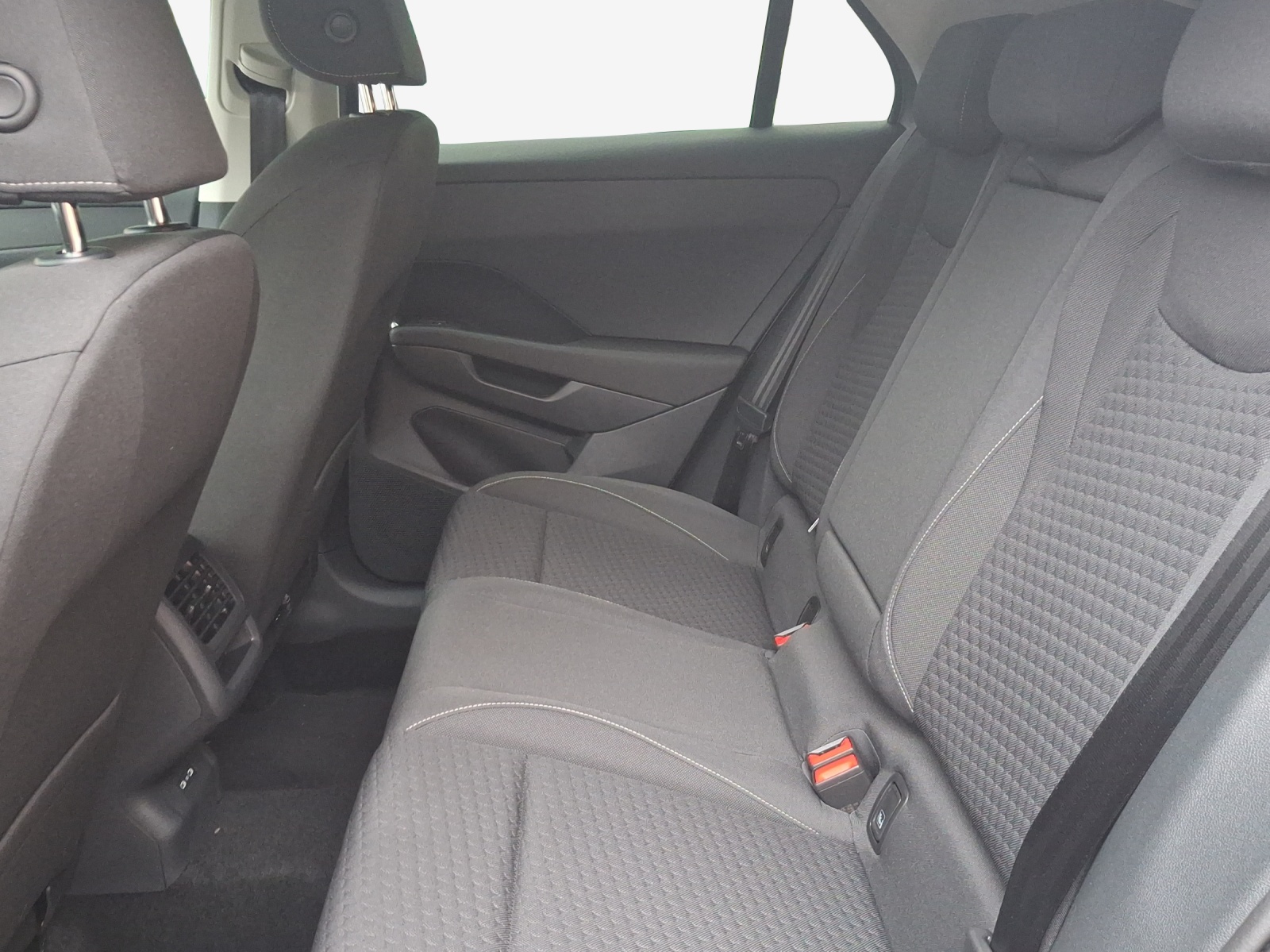 VW T-Roc 1.5 eTSI mHEV Life DSG-image-11
