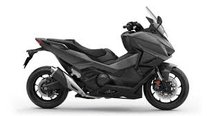 HONDA FORZA 750-image-1