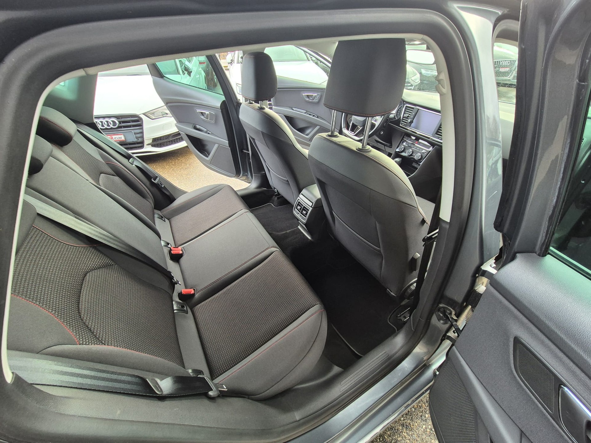 SEAT Leon 1.8 TSI FR DSG-image-10
