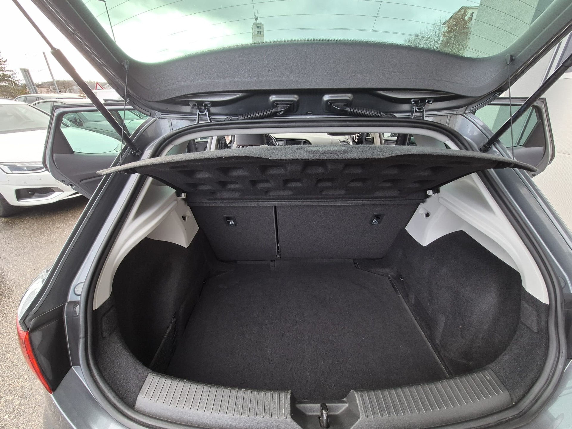 SEAT Leon 1.8 TSI FR DSG-image-11