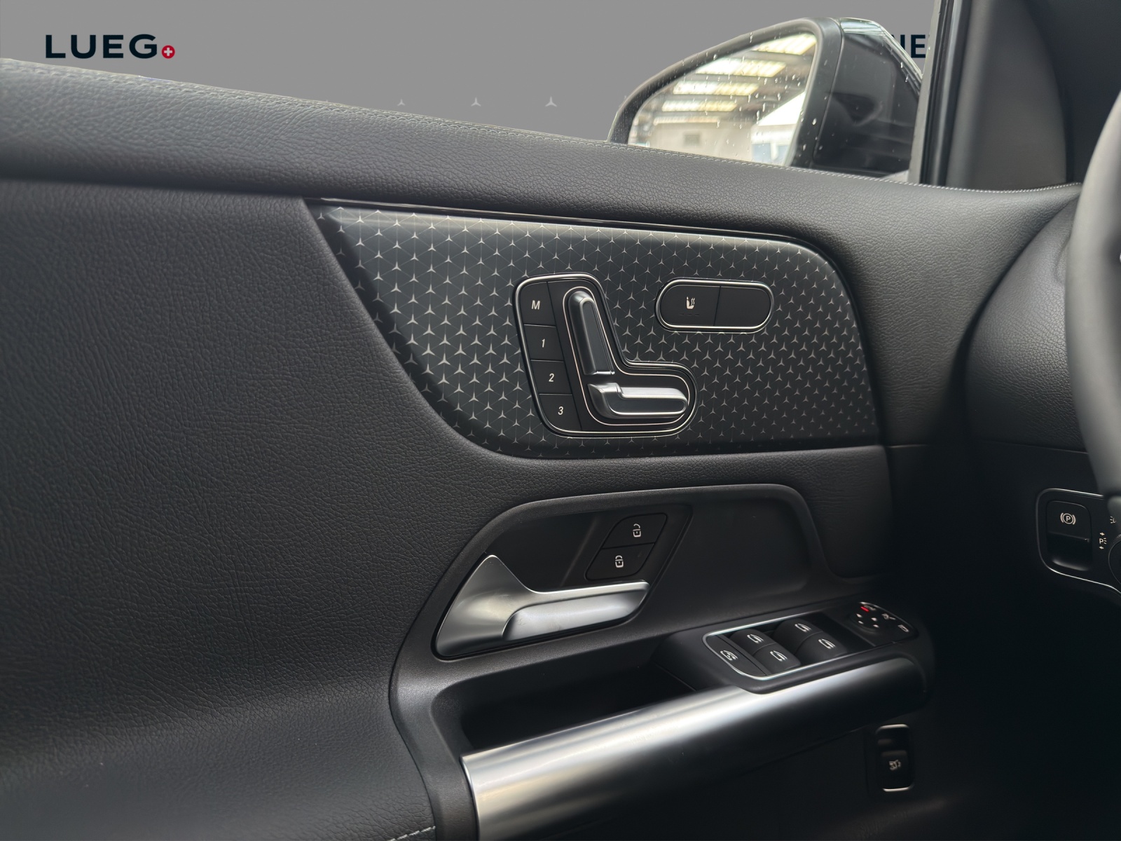 MERCEDES-BENZ GLA 200 Night Star 7G-DCT-image-13