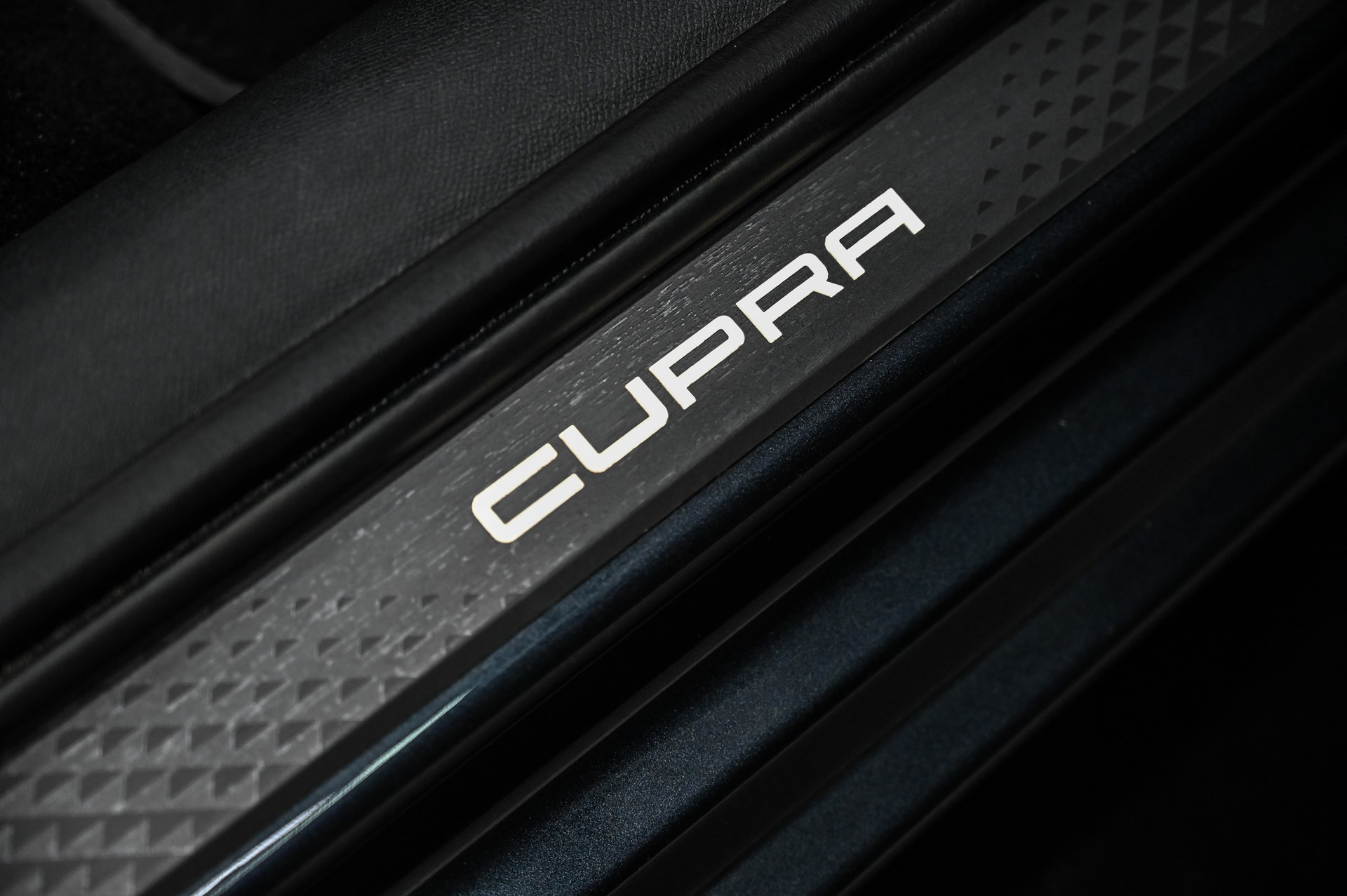CUPRA Leon 2.0 TDI DSG-image-27