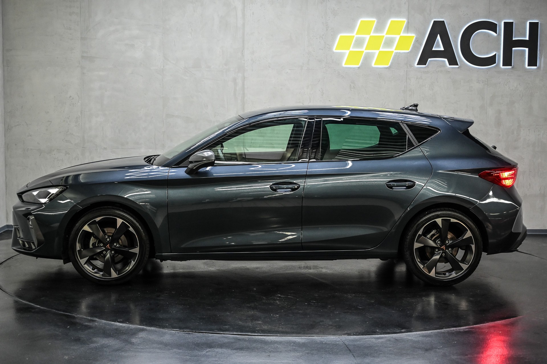 CUPRA Leon 2.0 TDI DSG-image-4