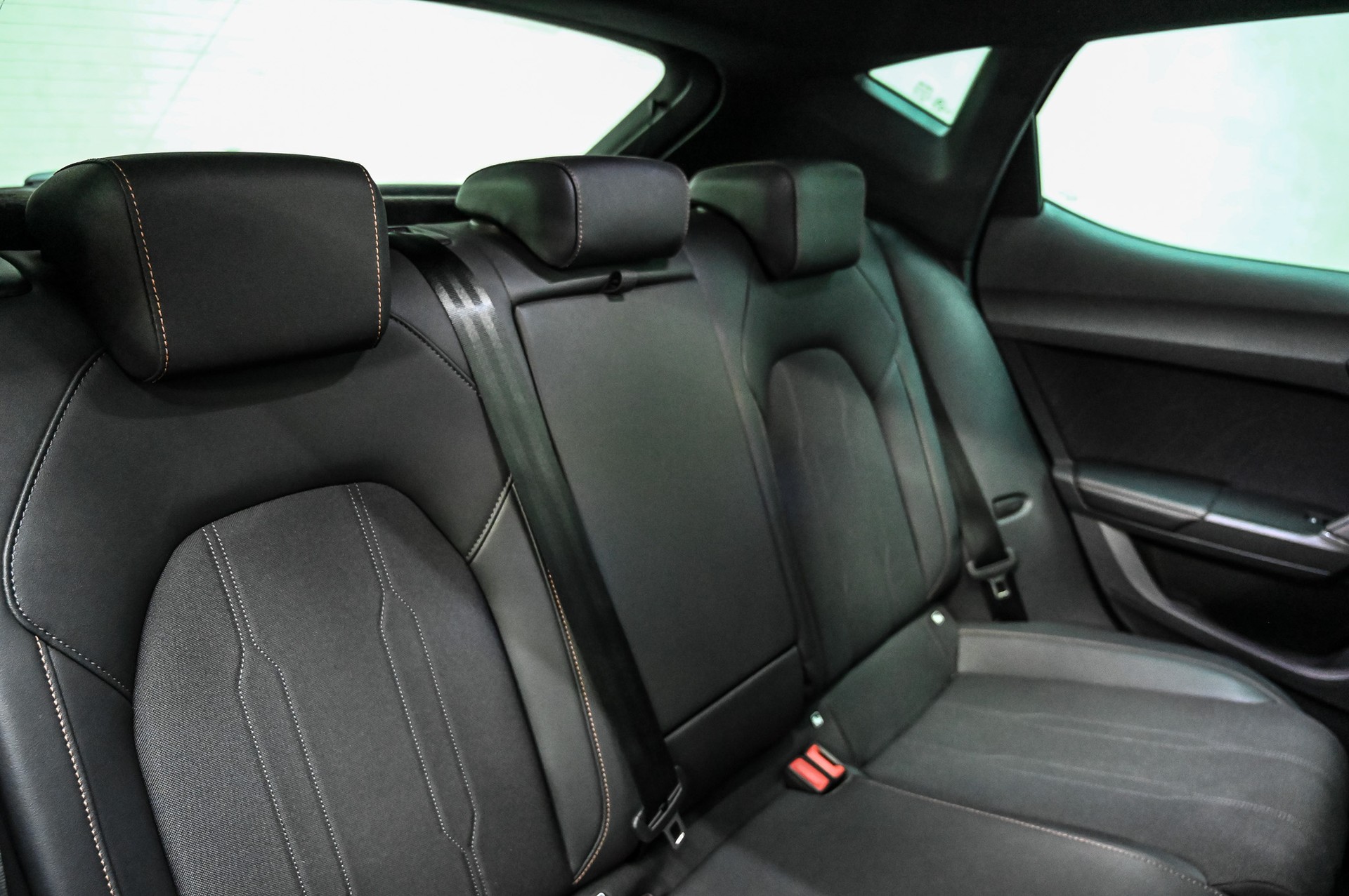 CUPRA Leon 2.0 TDI DSG-image-24