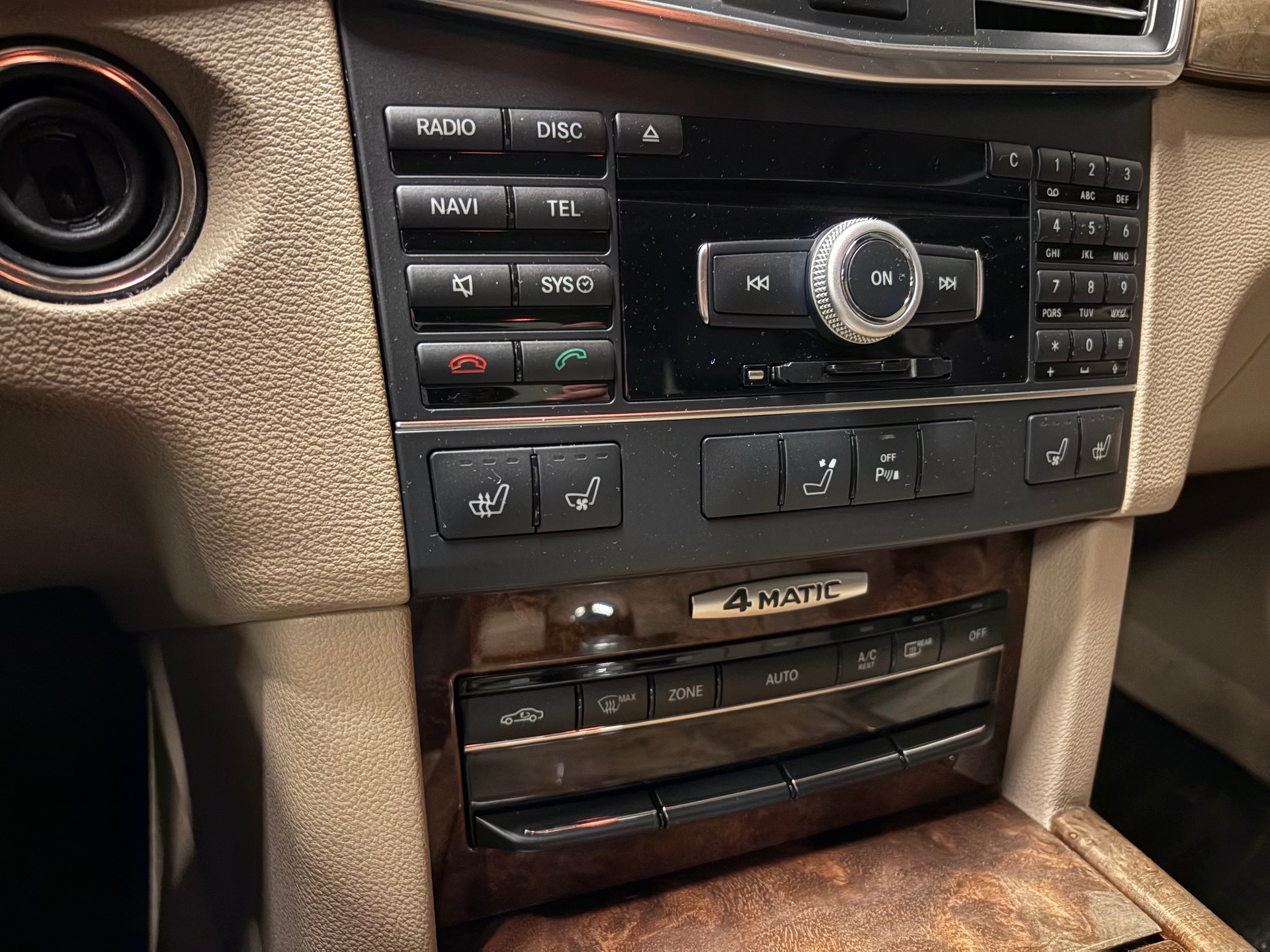 MERCEDES-BENZ E 350 Elégance 4Matic 7G-Tronic-image-9
