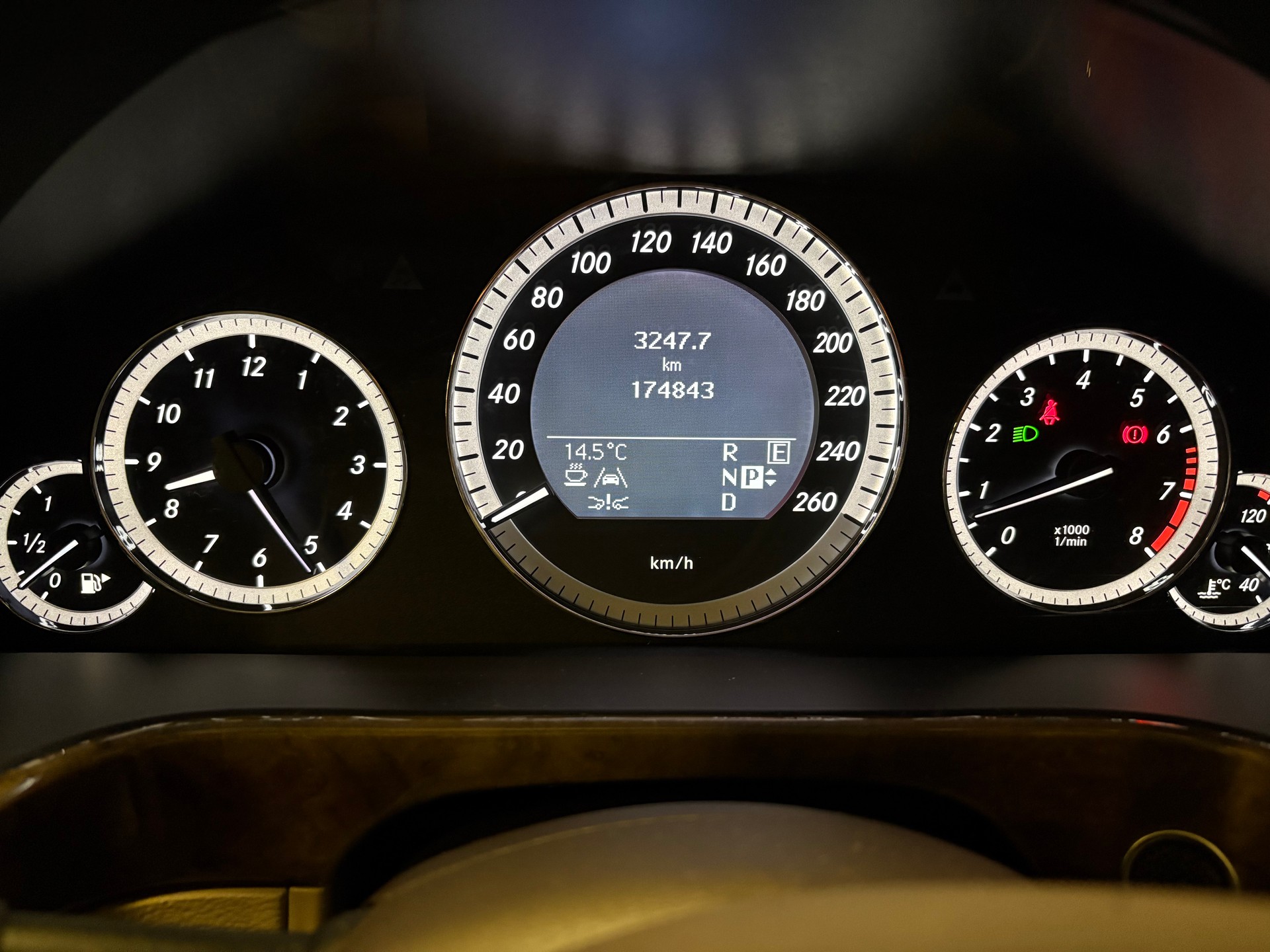 MERCEDES-BENZ E 350 Elégance 4Matic 7G-Tronic-image-10