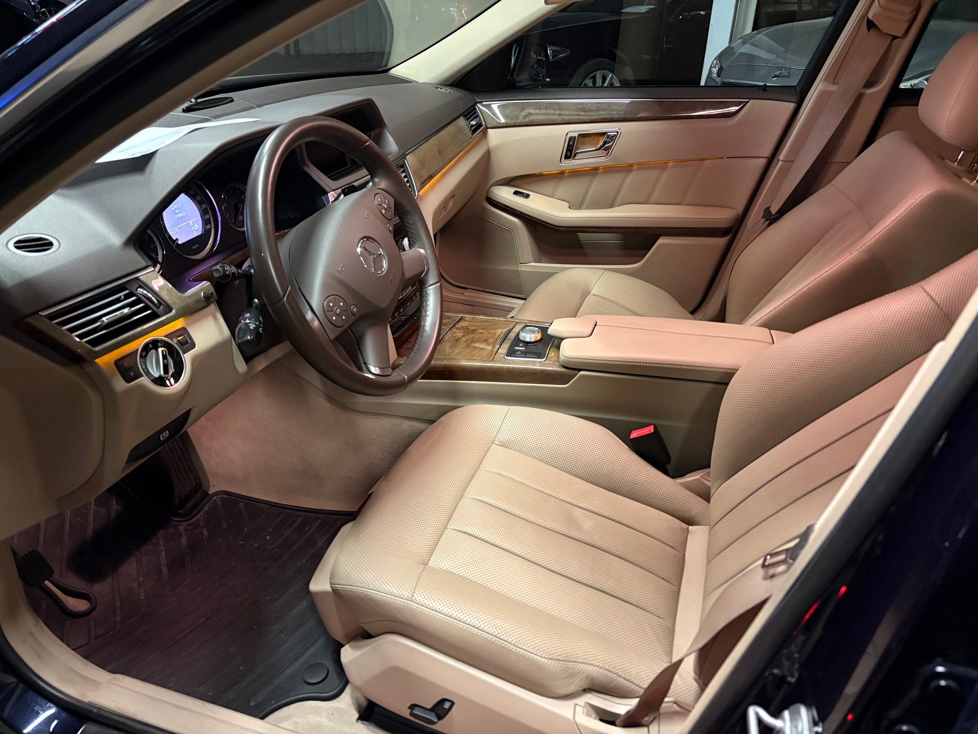MERCEDES-BENZ E 350 Elégance 4Matic 7G-Tronic-image-7