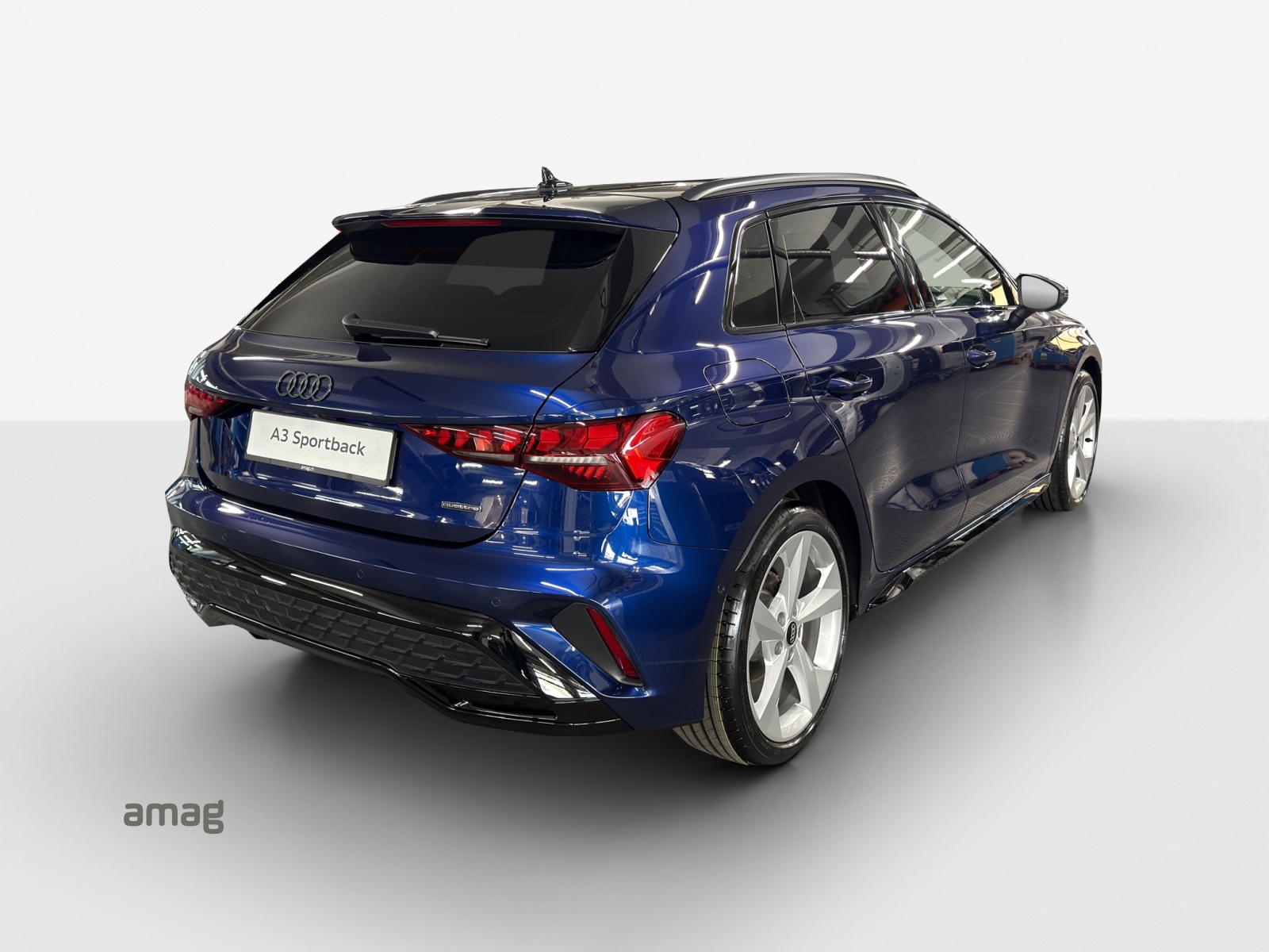 AUDI A3 Sportback 40 TFSI S line S-tronic quattro-image-4