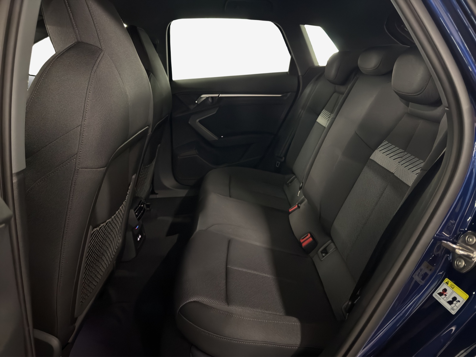 AUDI A3 Sportback 40 TFSI S line S-tronic quattro-image-11