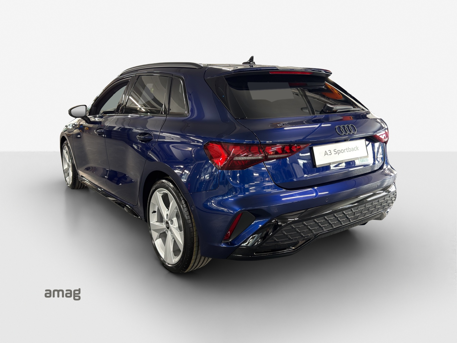 AUDI A3 Sportback 40 TFSI S line S-tronic quattro-image-2