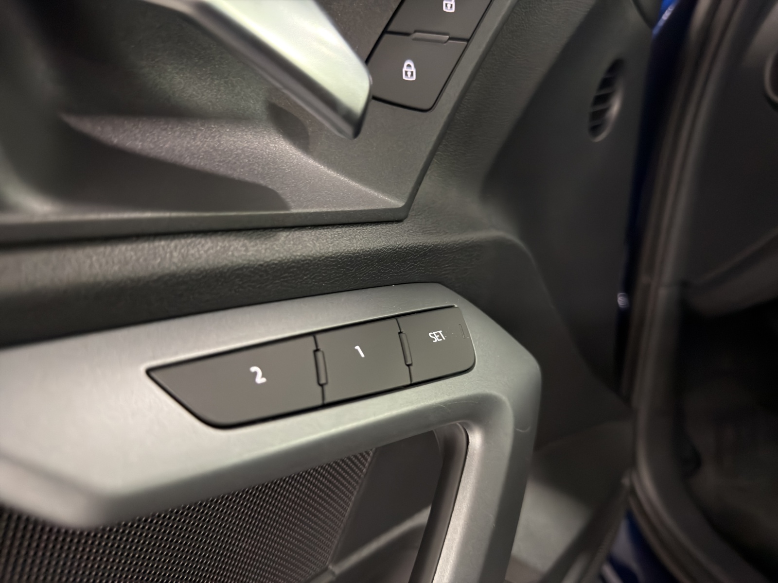 AUDI A3 Sportback 40 TFSI S line S-tronic quattro-image-14