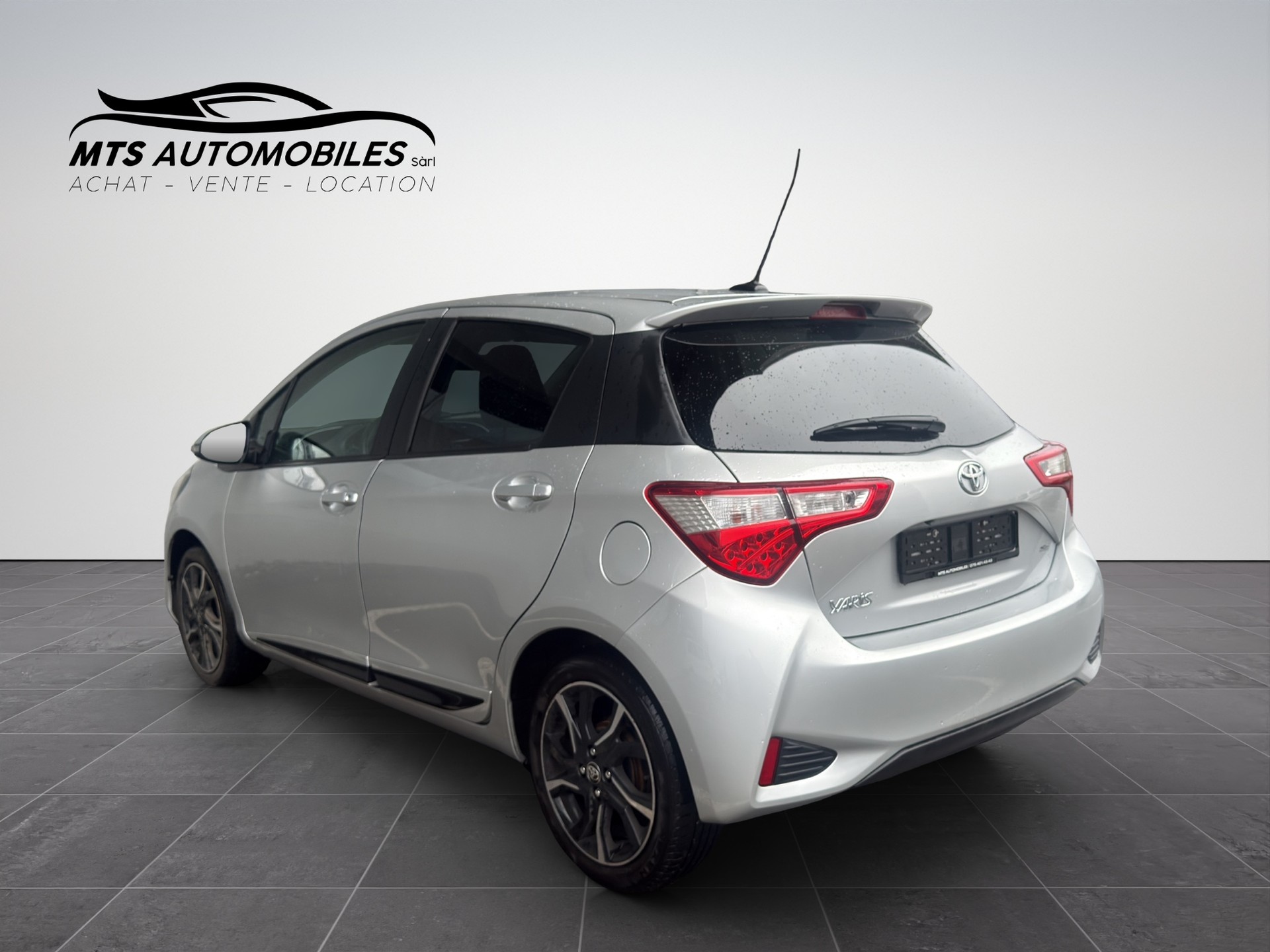 TOYOTA Yaris 1.5-image-3