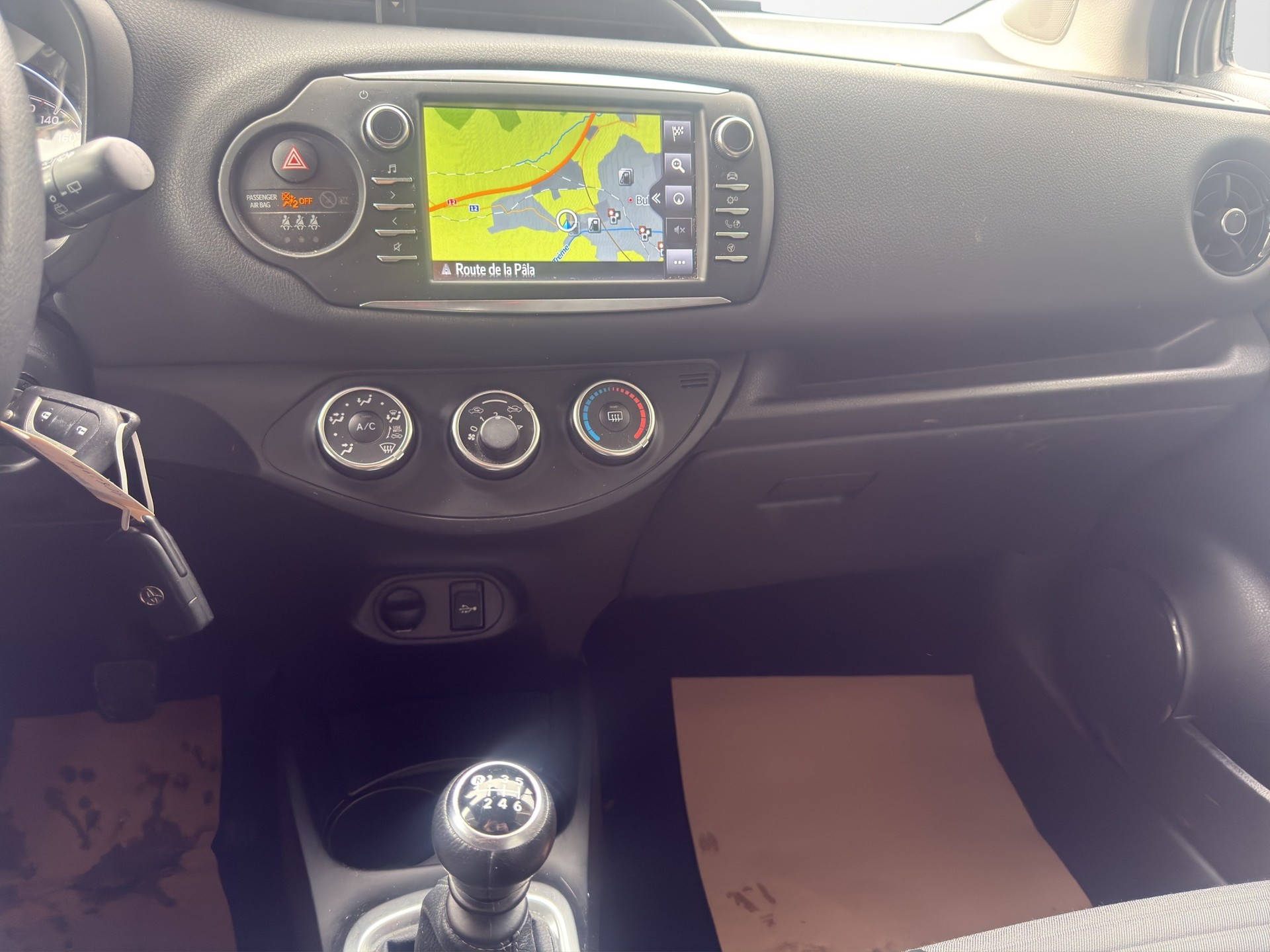 TOYOTA Yaris 1.5-image-12