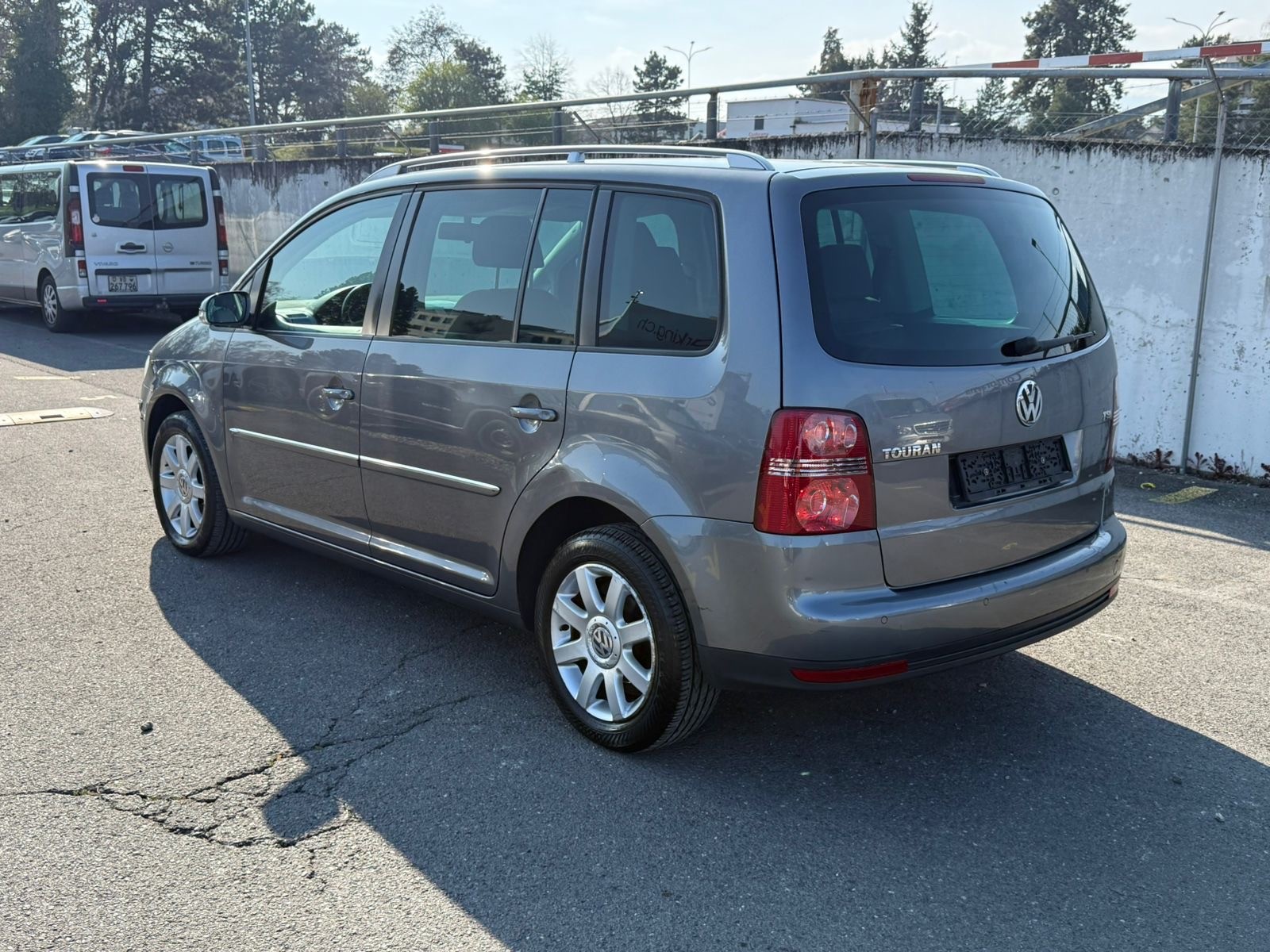 VW Touran 1.4 TSI Highline-image-4