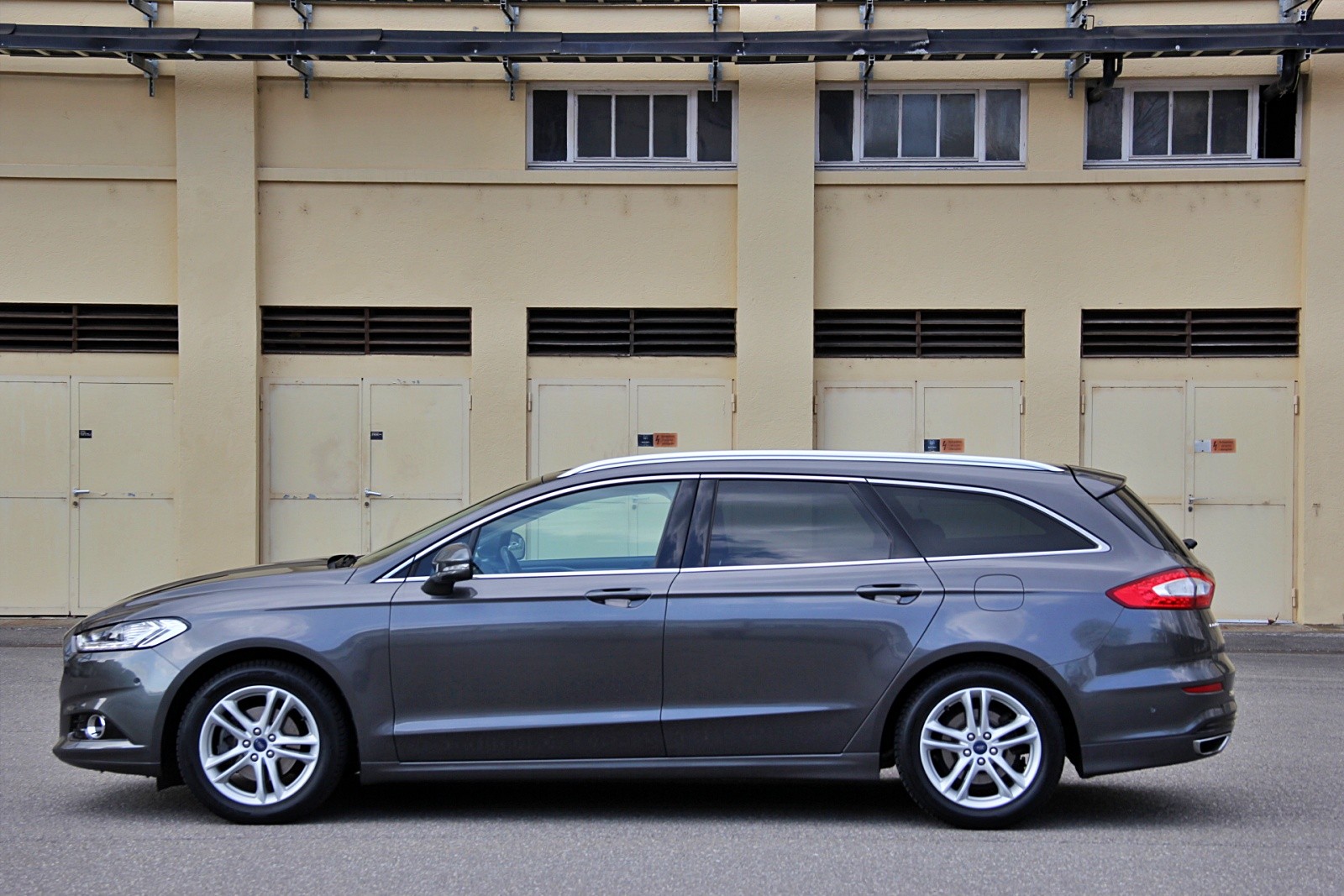 FORD Mondeo 2.0 TDCi Titanium PowerShift-showroom-element-1