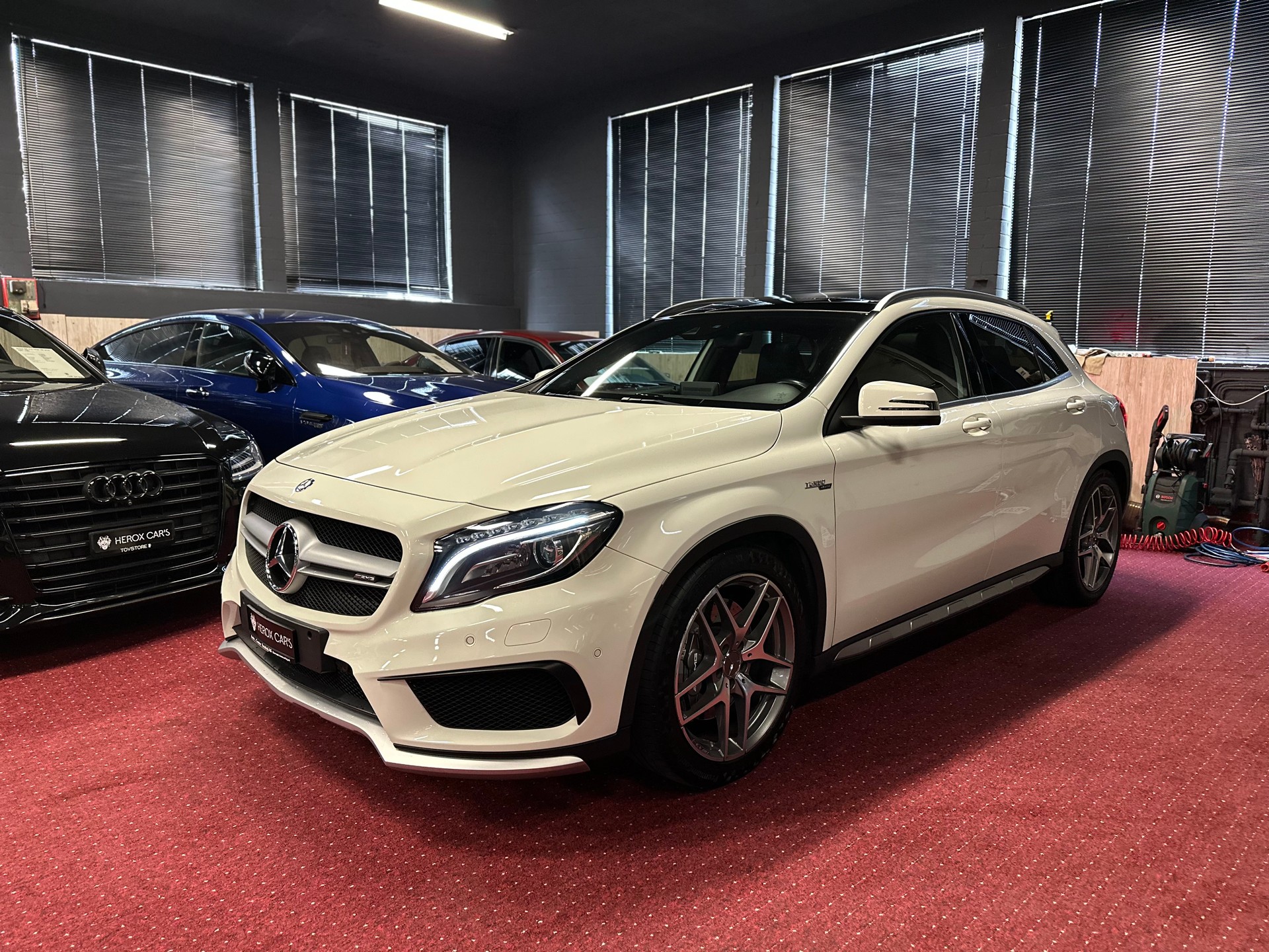 MERCEDES-BENZ GLA 45 AMG 4Matic 7G-DCT / ** Frisch ab MFK + Service / 12 MT Garantie **-image-7
