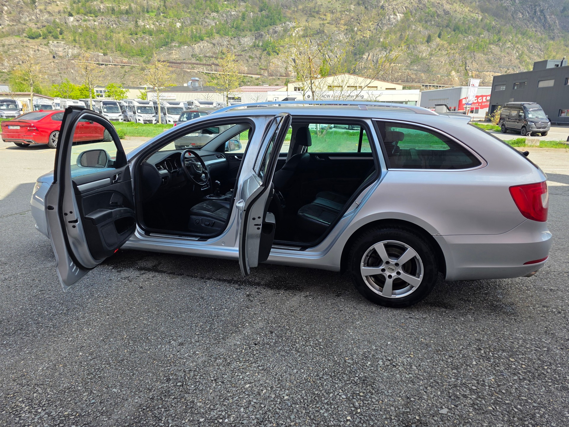 SKODA Superb Combi 2.0 TDi AllDrive 4x4-image-9