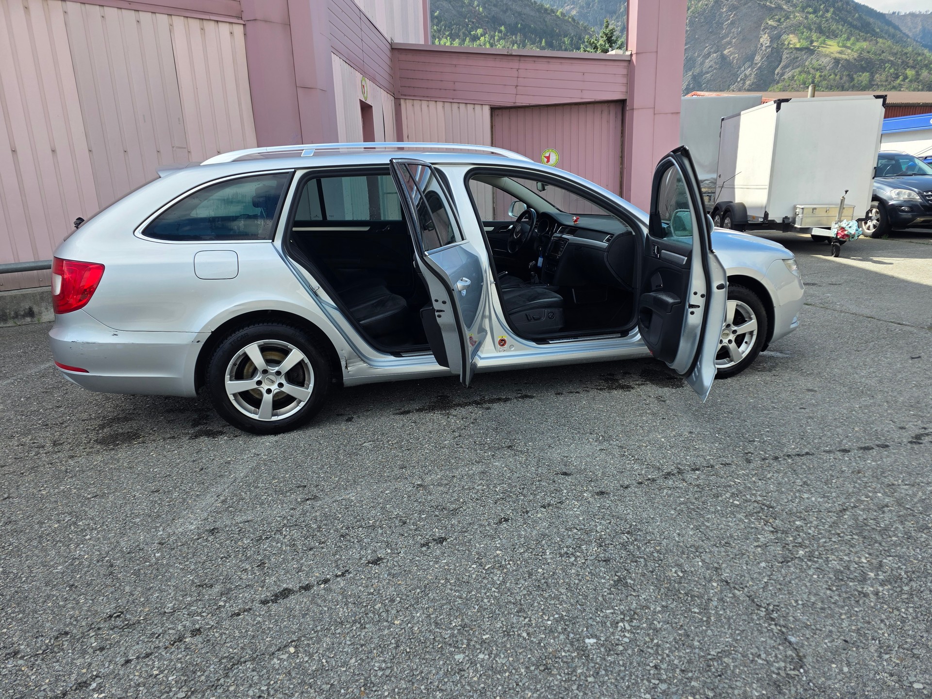 SKODA Superb Combi 2.0 TDi AllDrive 4x4-image-7
