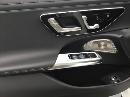 MERCEDES-BENZ E 53 AMG Hybrid 4Matic+-image-9