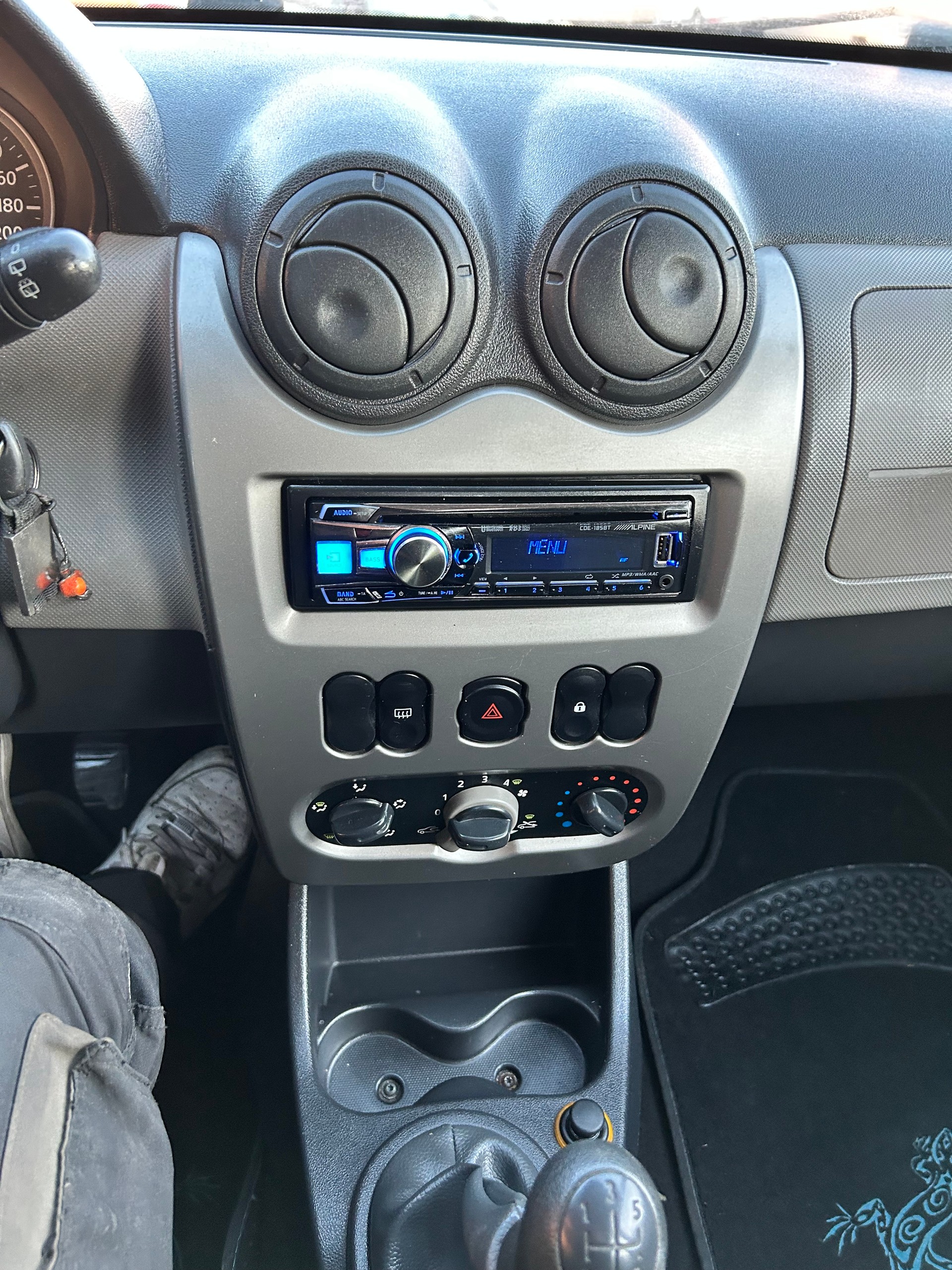 DACIA Sandero 1.2 Ambiance-image-8