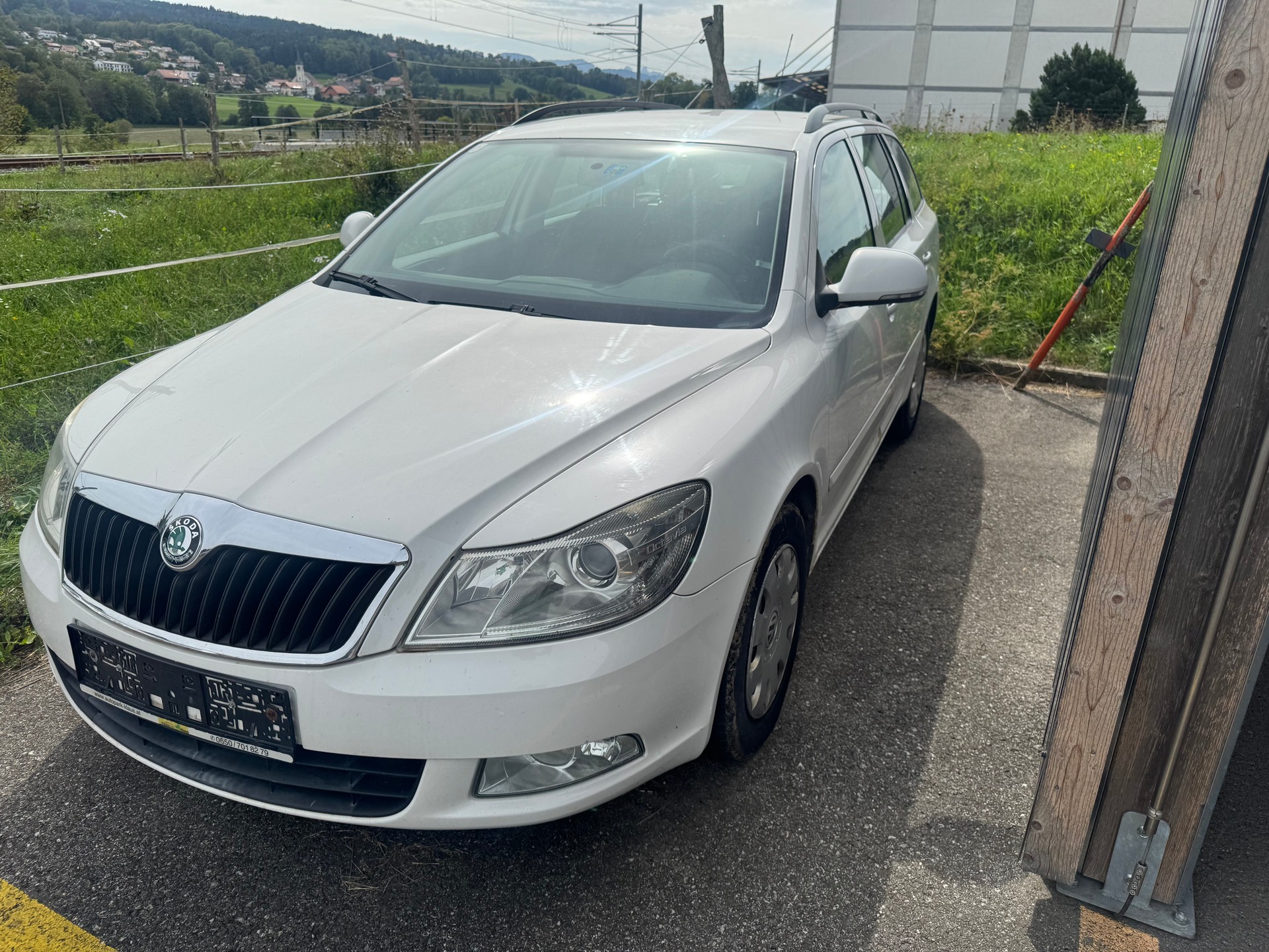 SKODA Octavia Combi 1.6 TDI Clever-image-2