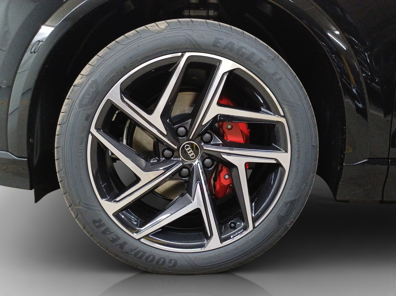 AUDI Q6 e-tron quattro-image-15