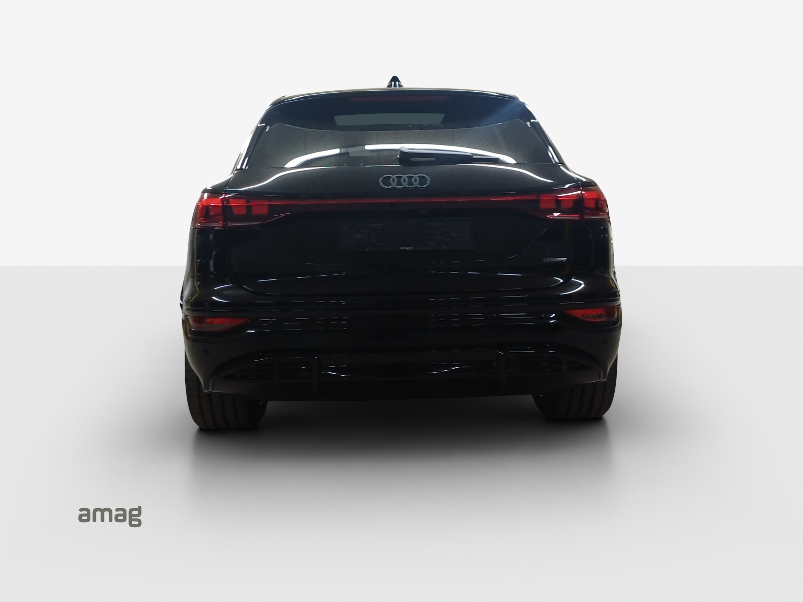AUDI Q6 e-tron quattro-image-3