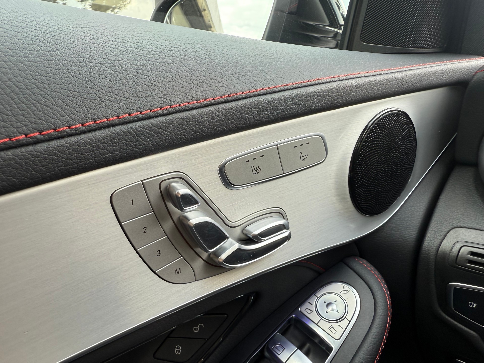MERCEDES-BENZ GLC 43 AMG 4Matic 9G-Tronic-image-18