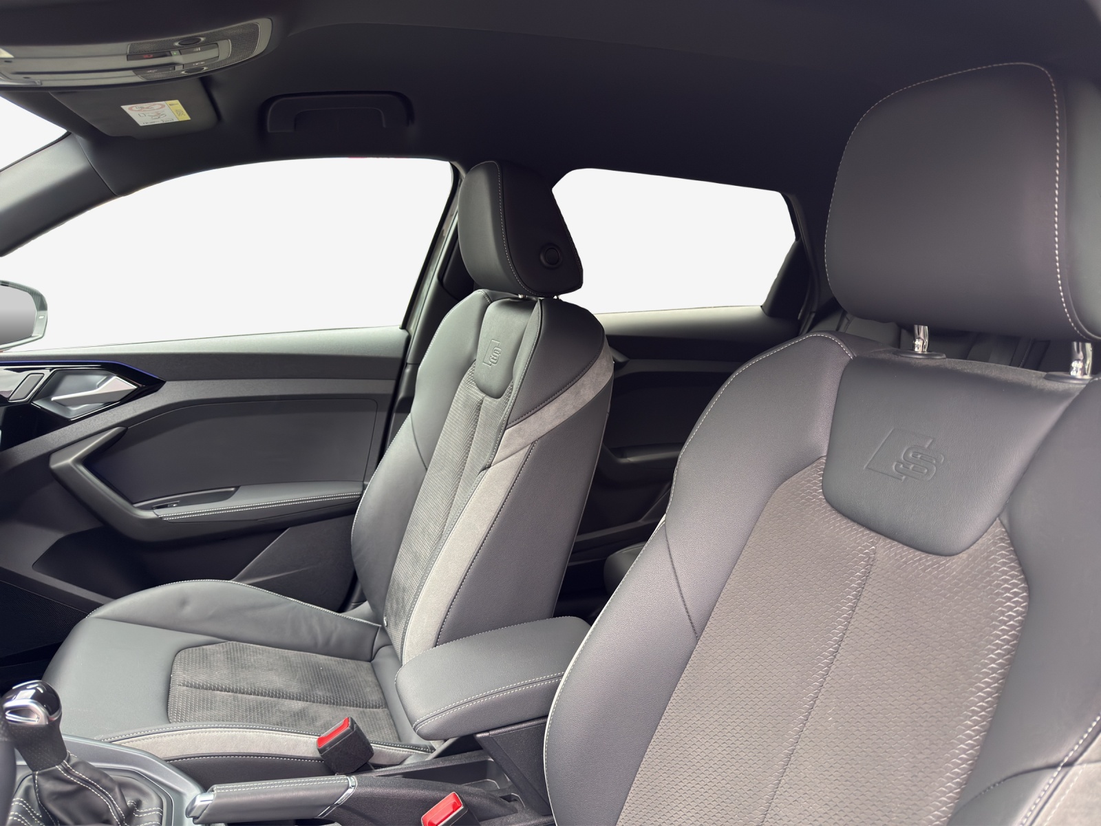 AUDI A1 Sportback 35 TFSI S Line S-tronic-image-13